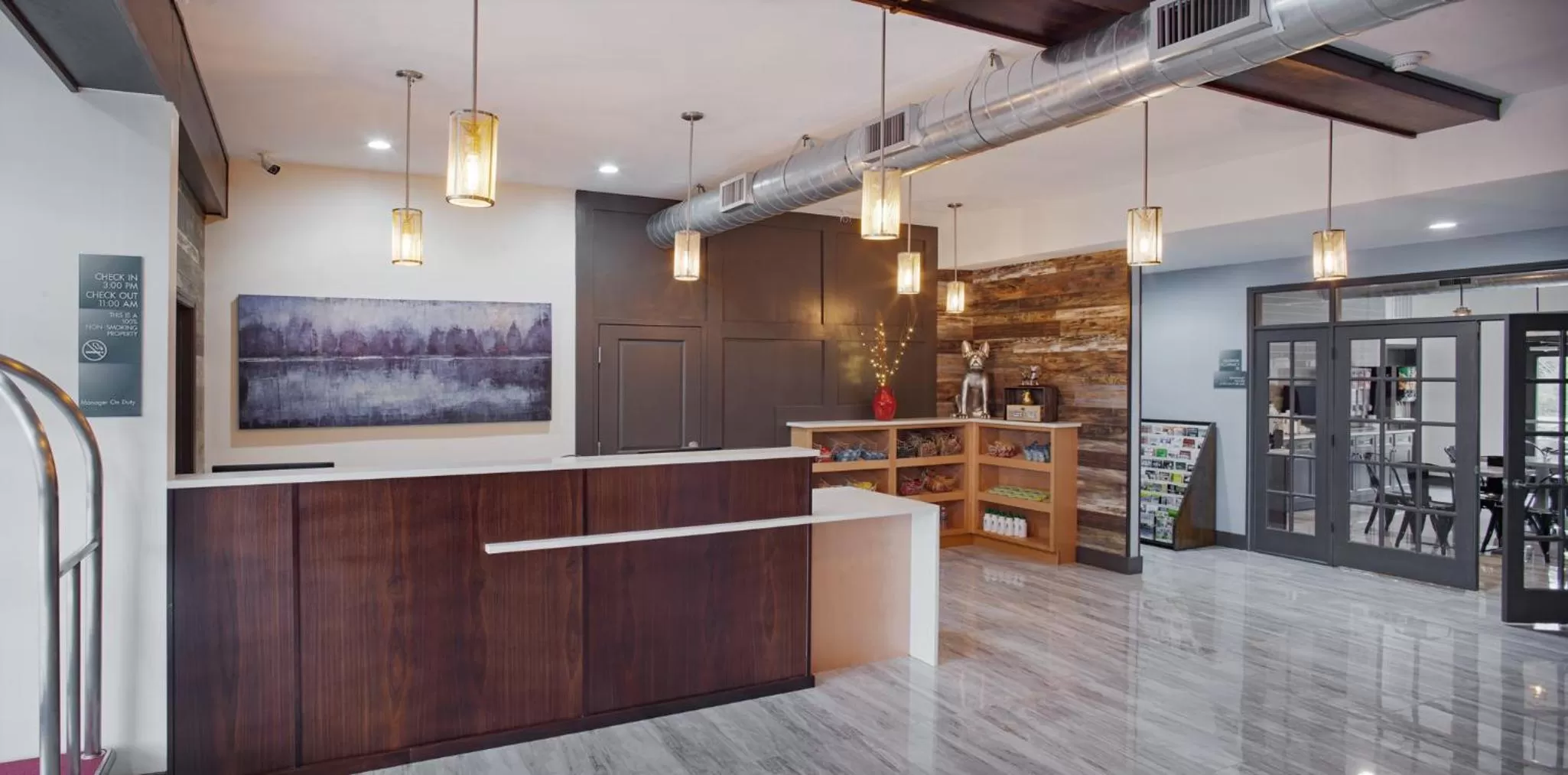 On-site shops in Iris Garden Inn