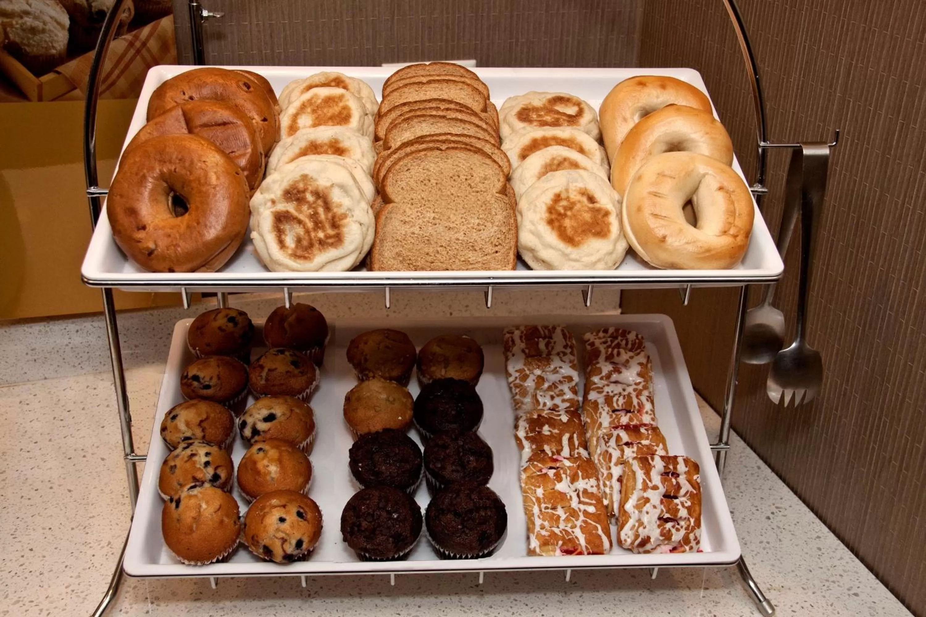 Dining area in Hampton Inn Cookeville