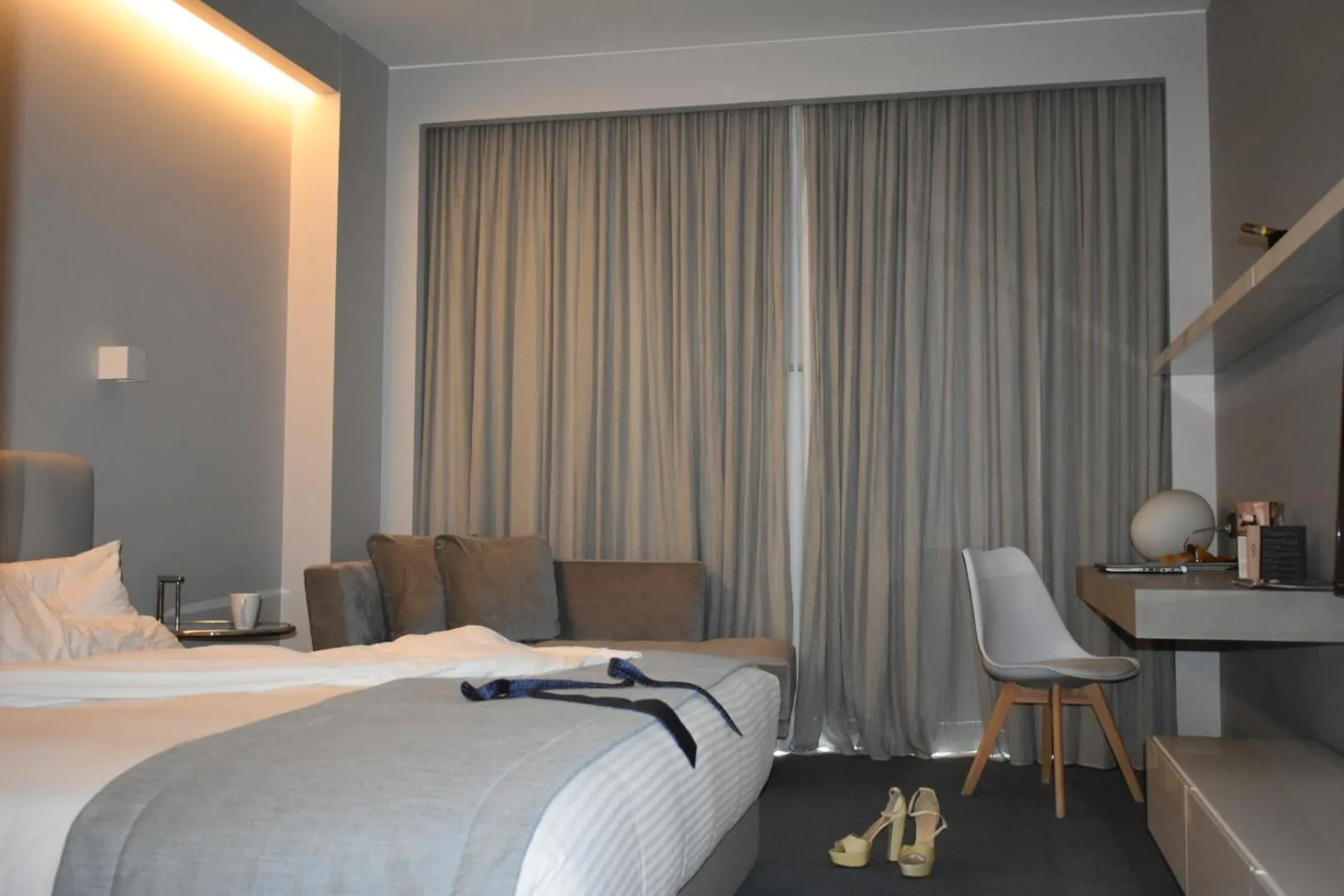 Photo of the whole room, Bed in ParkTower Suites