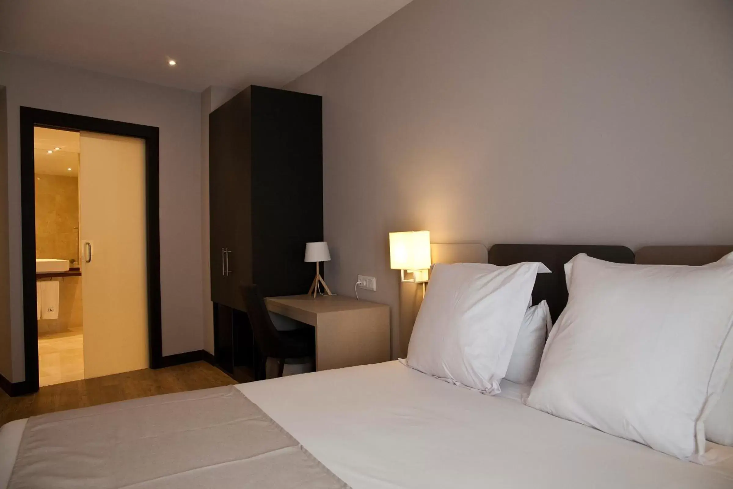 Bed in May Ramblas Hotel