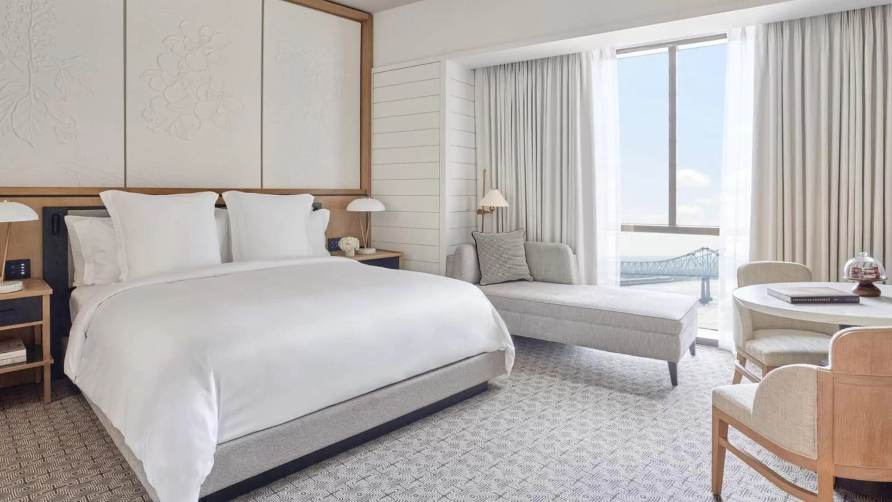 Bed in Four Seasons New Orleans