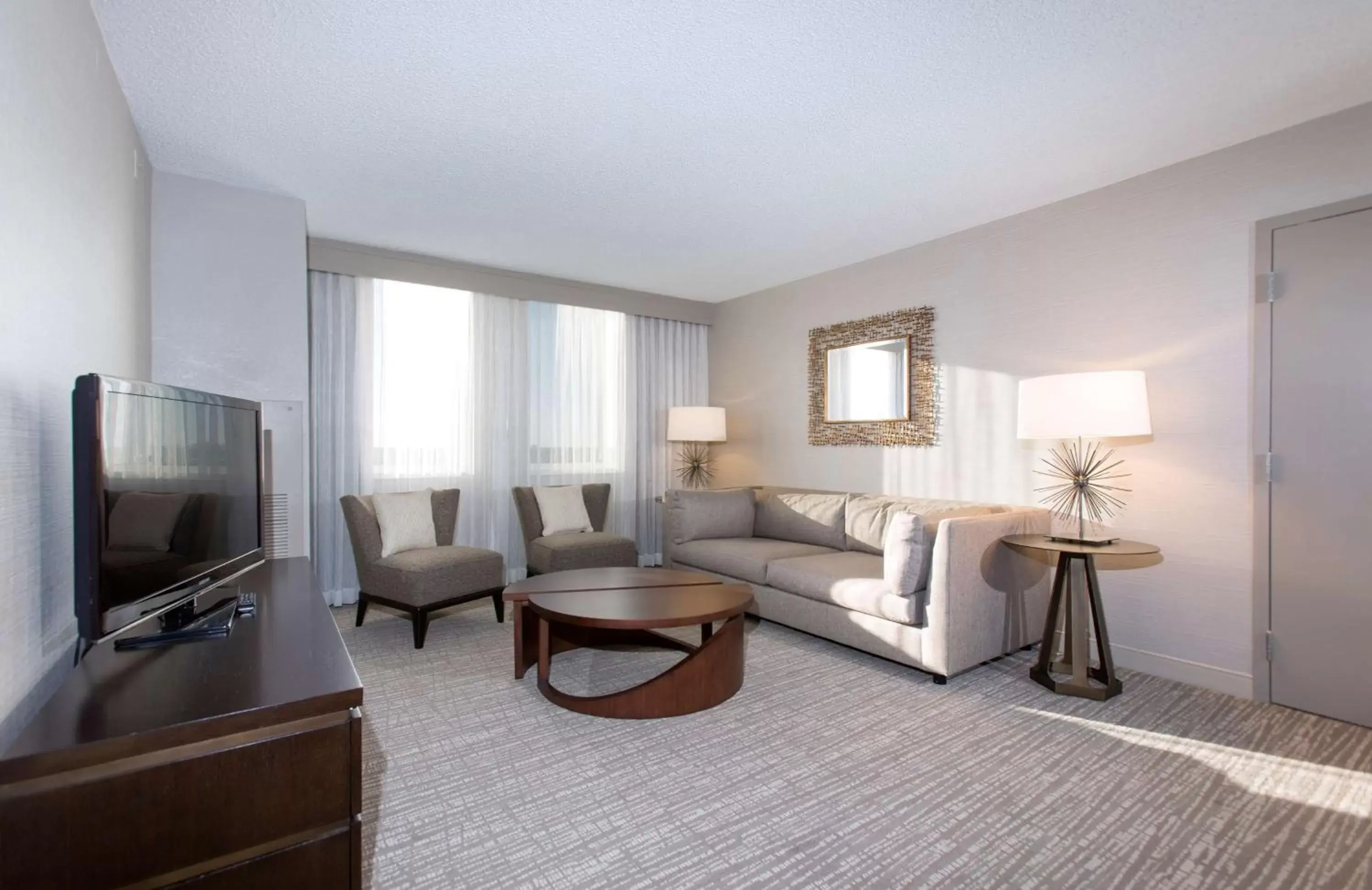 Bedroom, Seating Area in DoubleTree by Hilton Hotel Deerfield Beach - Boca Raton