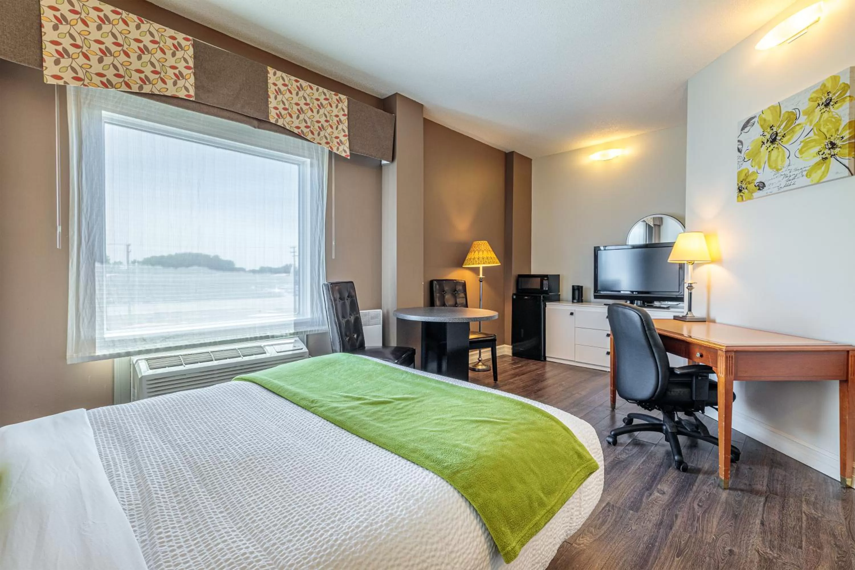 Bed in Days Inn by Wyndham Berthierville