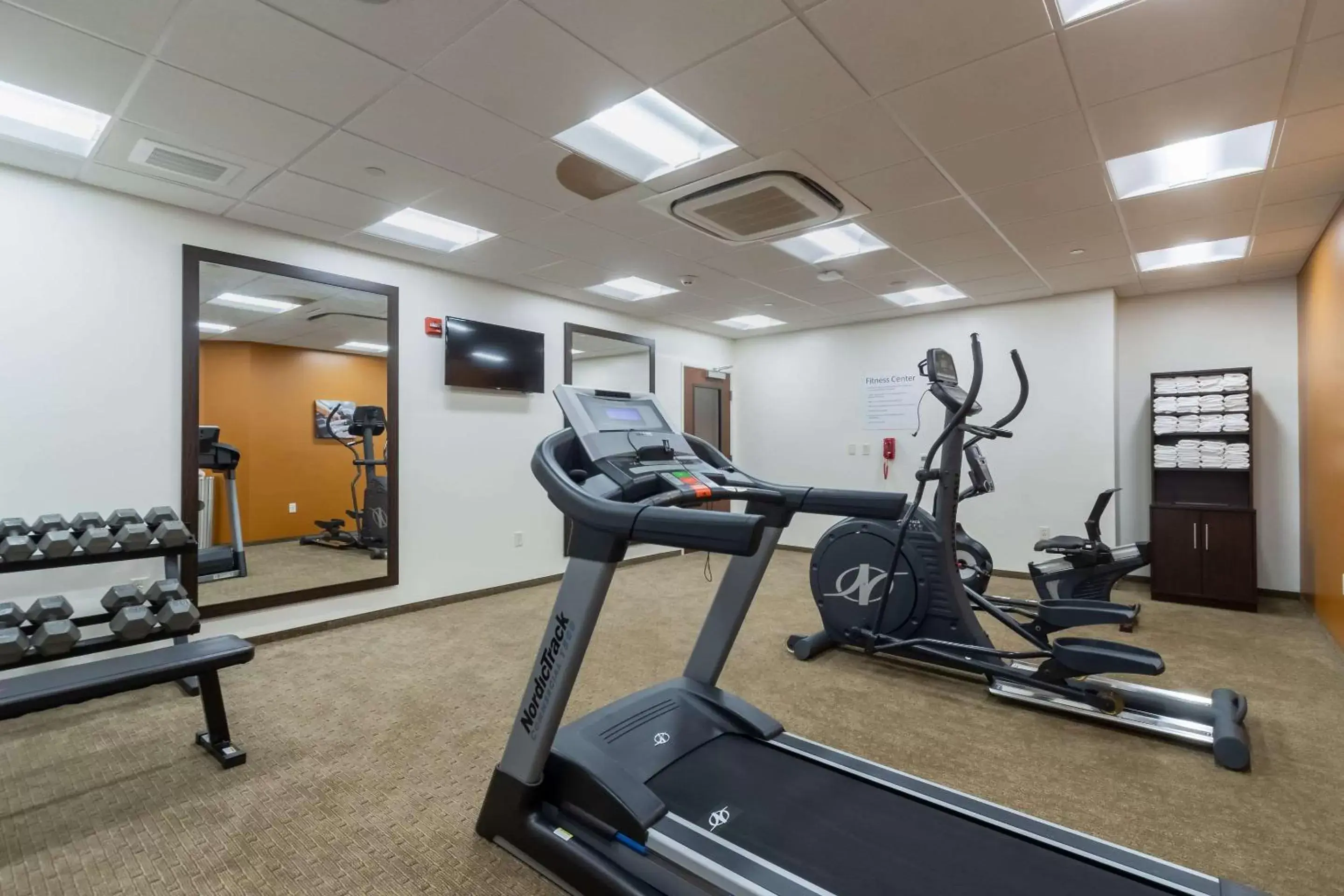 Fitness centre/facilities, Fitness Center/Facilities in Comfort Inn & Suites - Harrisburg Airport - Hershey South