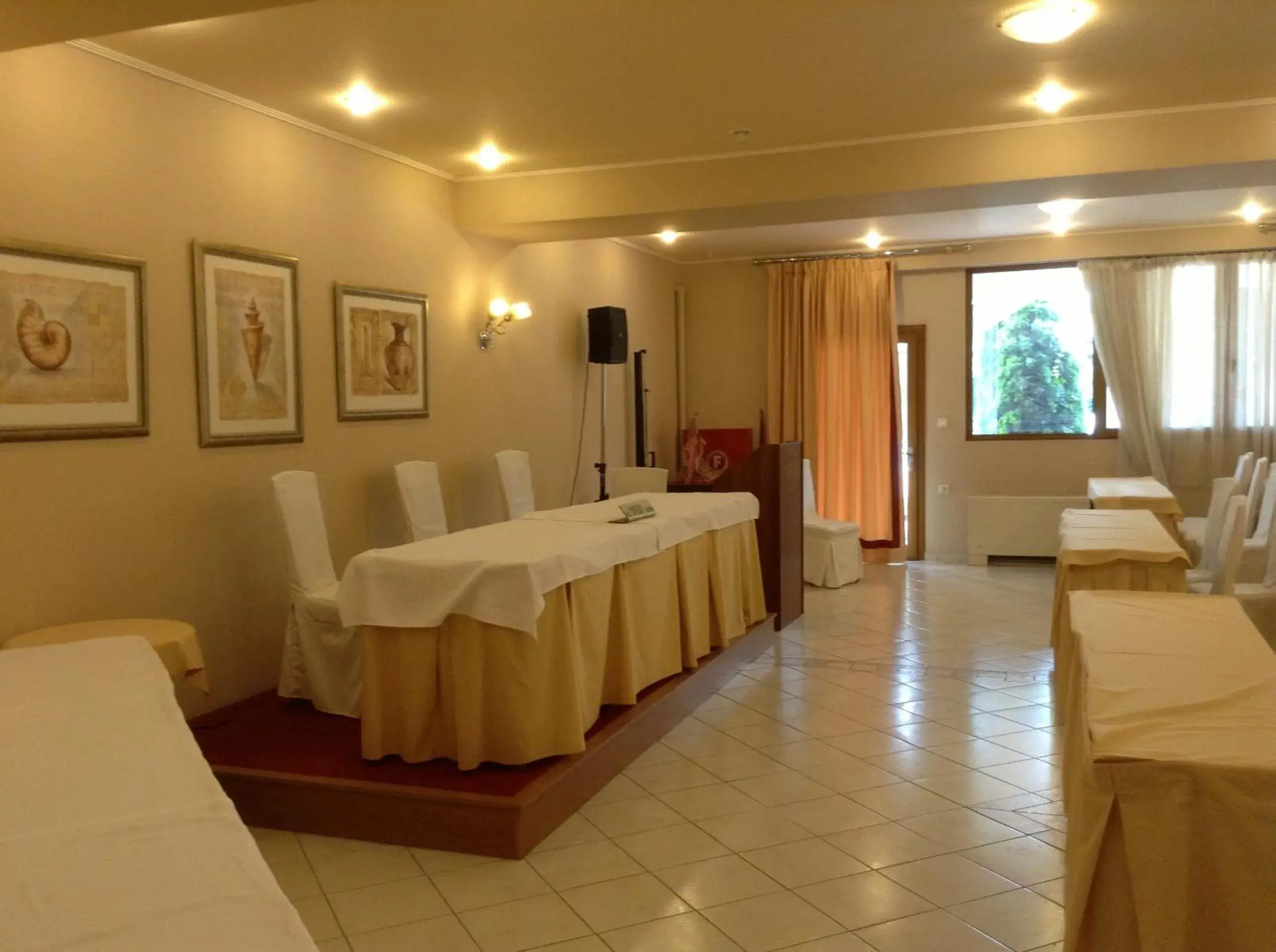 Business facilities in Hotel Orfeas