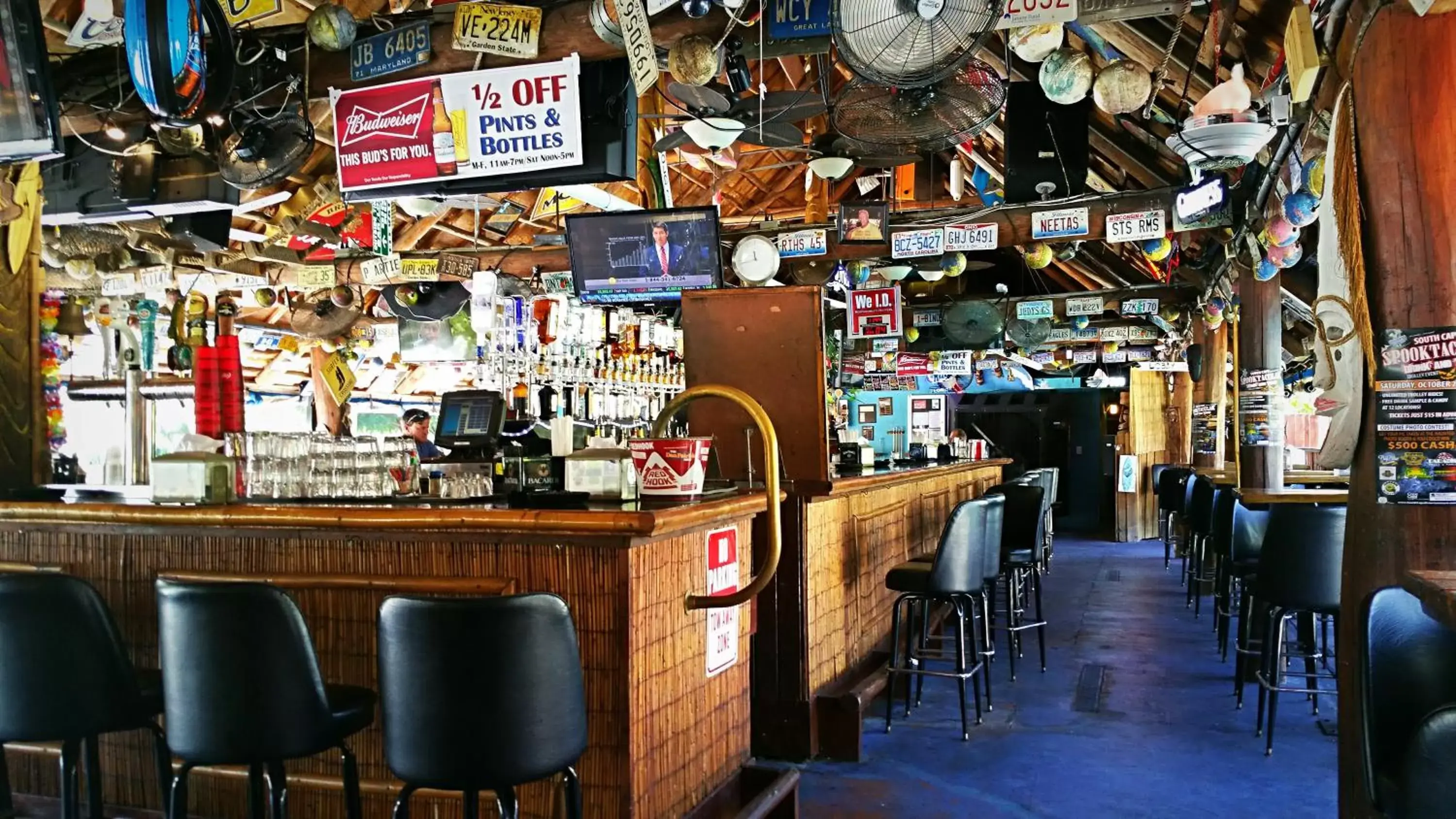 Lounge or bar in Dolphin Key Resort - Cape Coral Lounge or bar in Dolphin Key Resort - Cape Coral