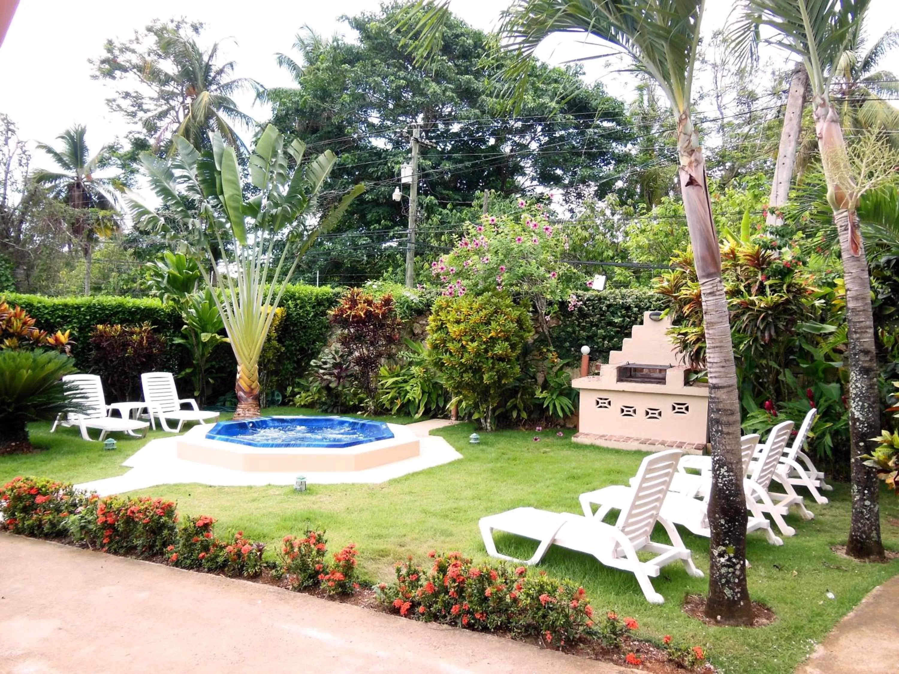 Garden, Swimming Pool in Casa Lily & Coco