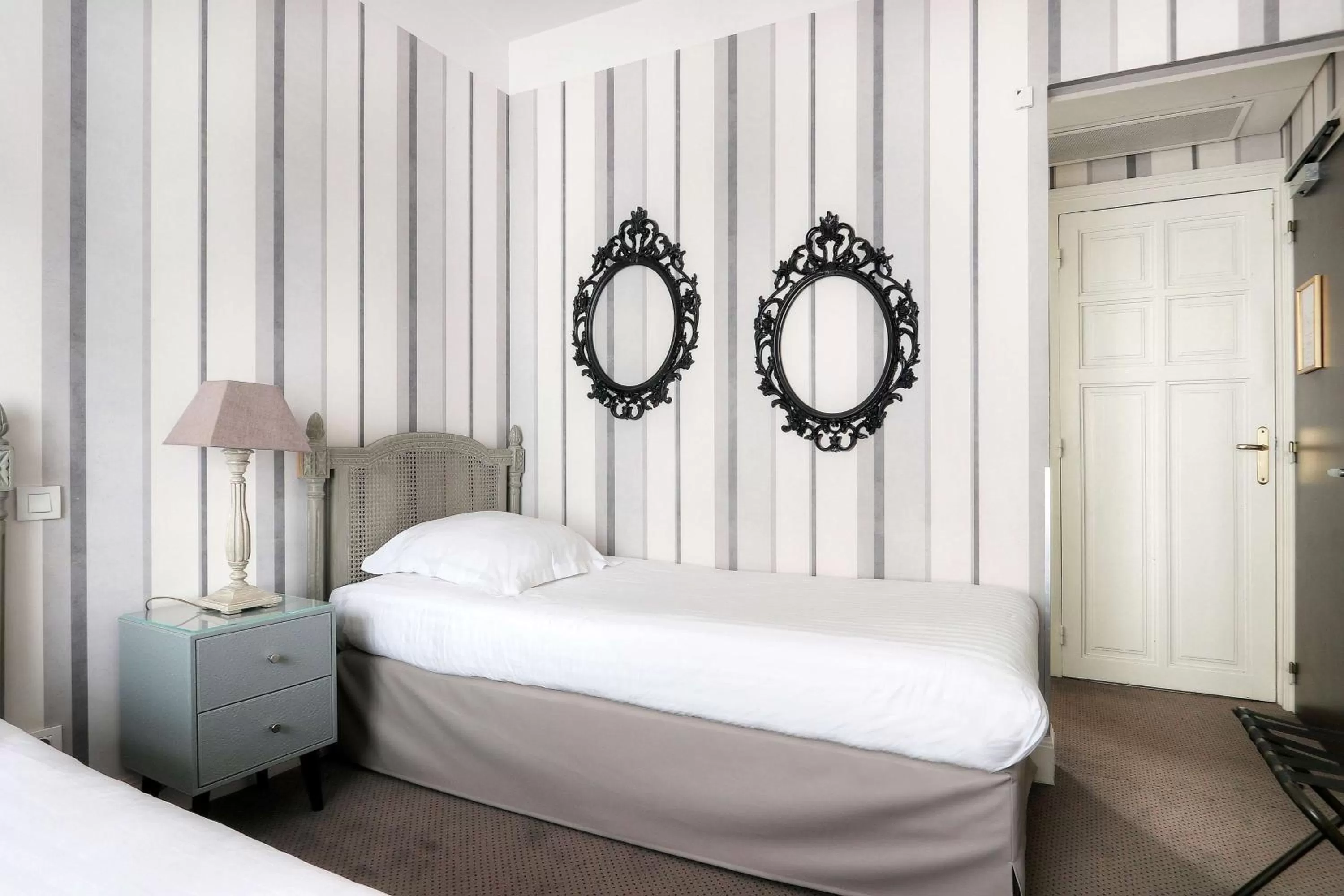 Bedroom, Bed in Best Western Hôtel Brittany La Baule Centre & Plages