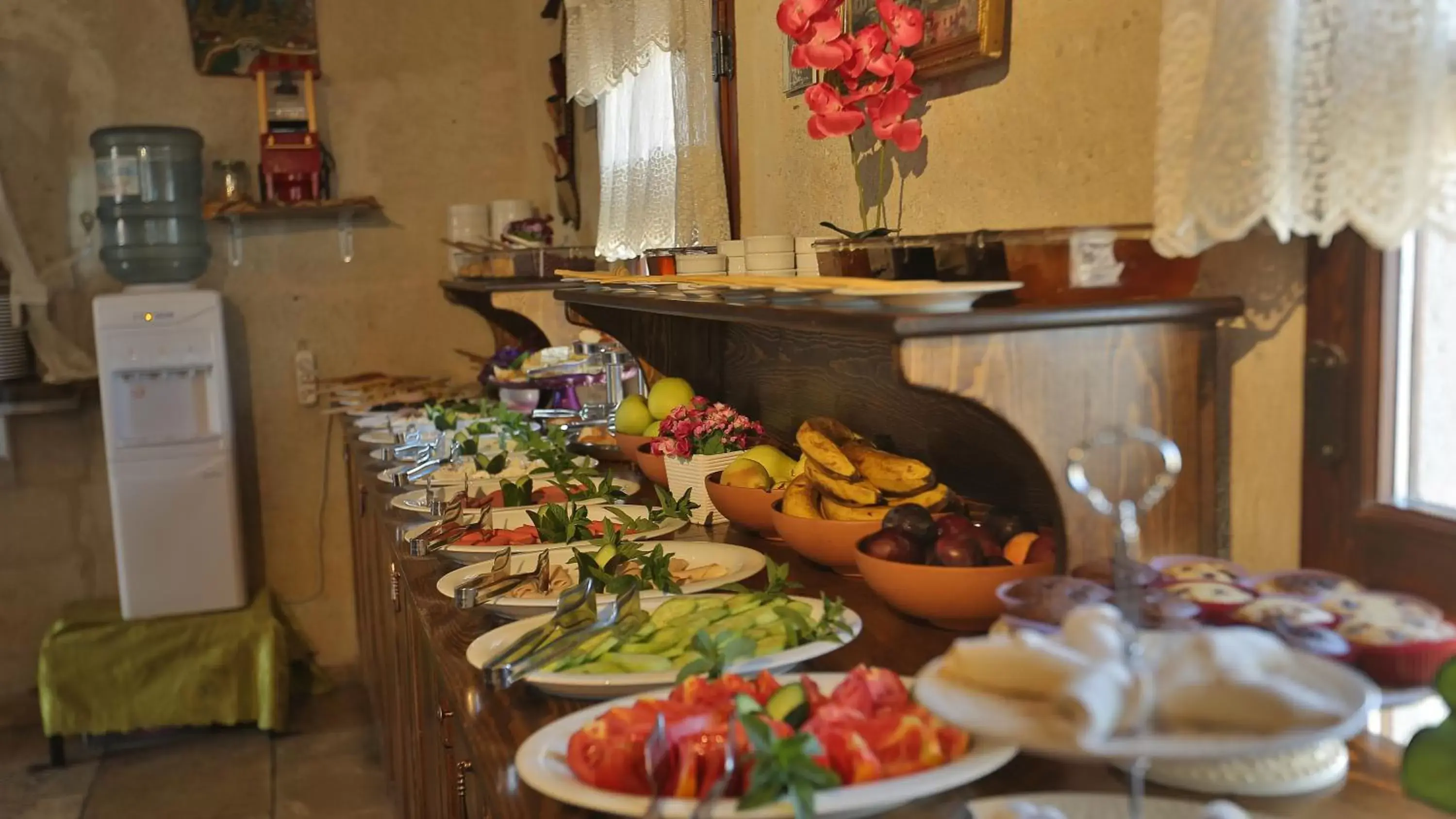 Buffet breakfast, Food in Maccan Cave Hotel