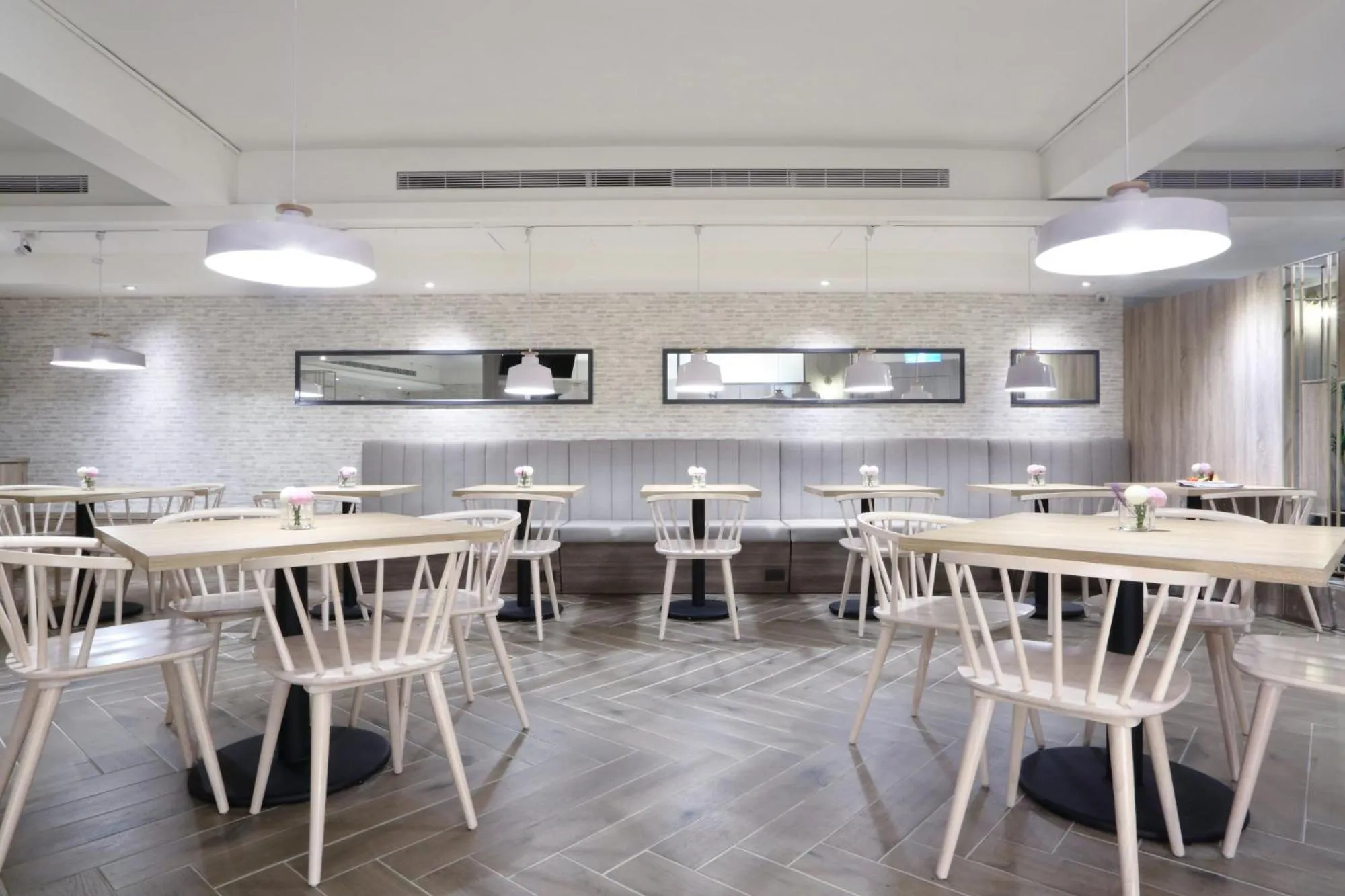 Restaurant/places to eat in KEEBE Hotel