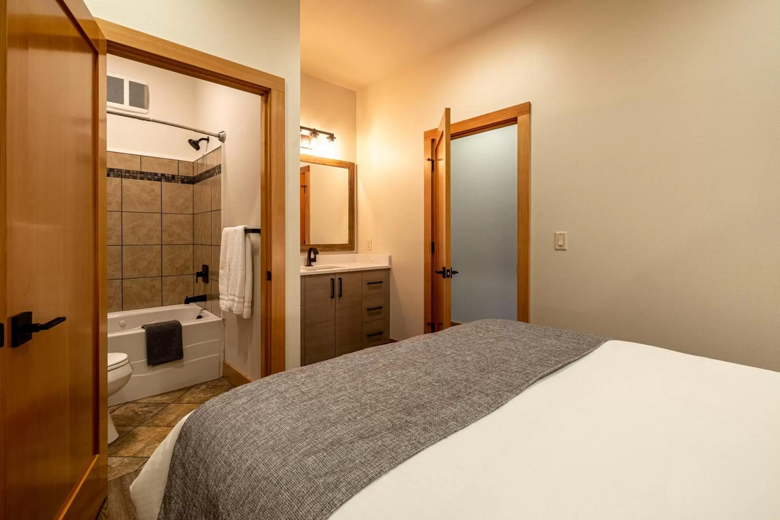 Bedroom, Bed in Alpen Dorf Pension