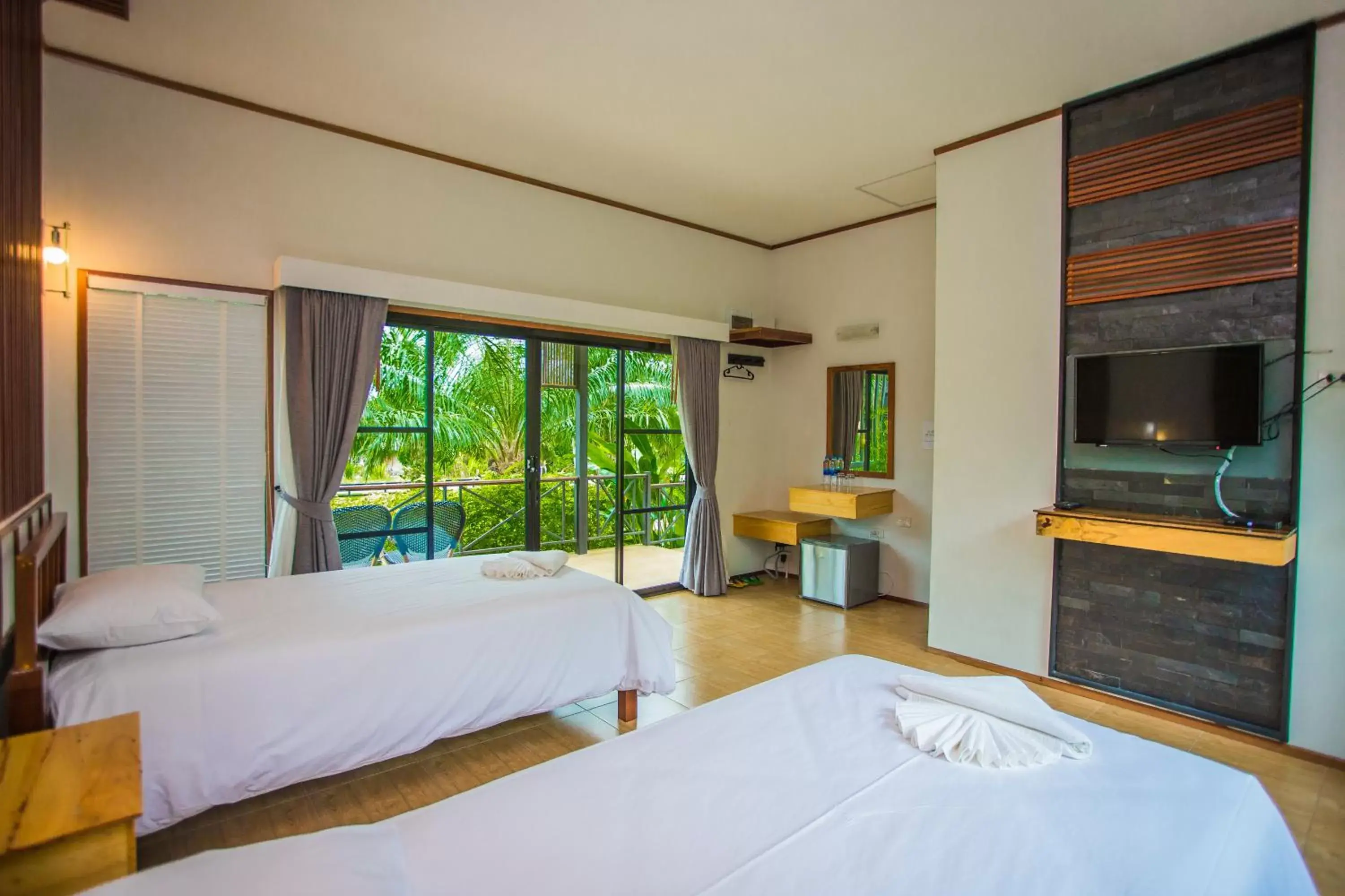 Bedroom, Bed in Palm Pran Resort