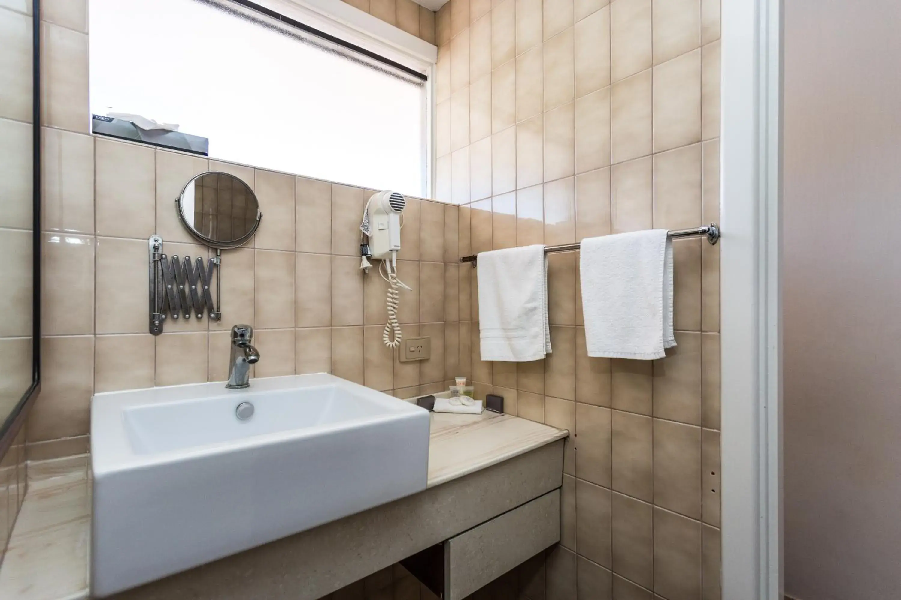 Bathroom in Country Comfort Amity Motel