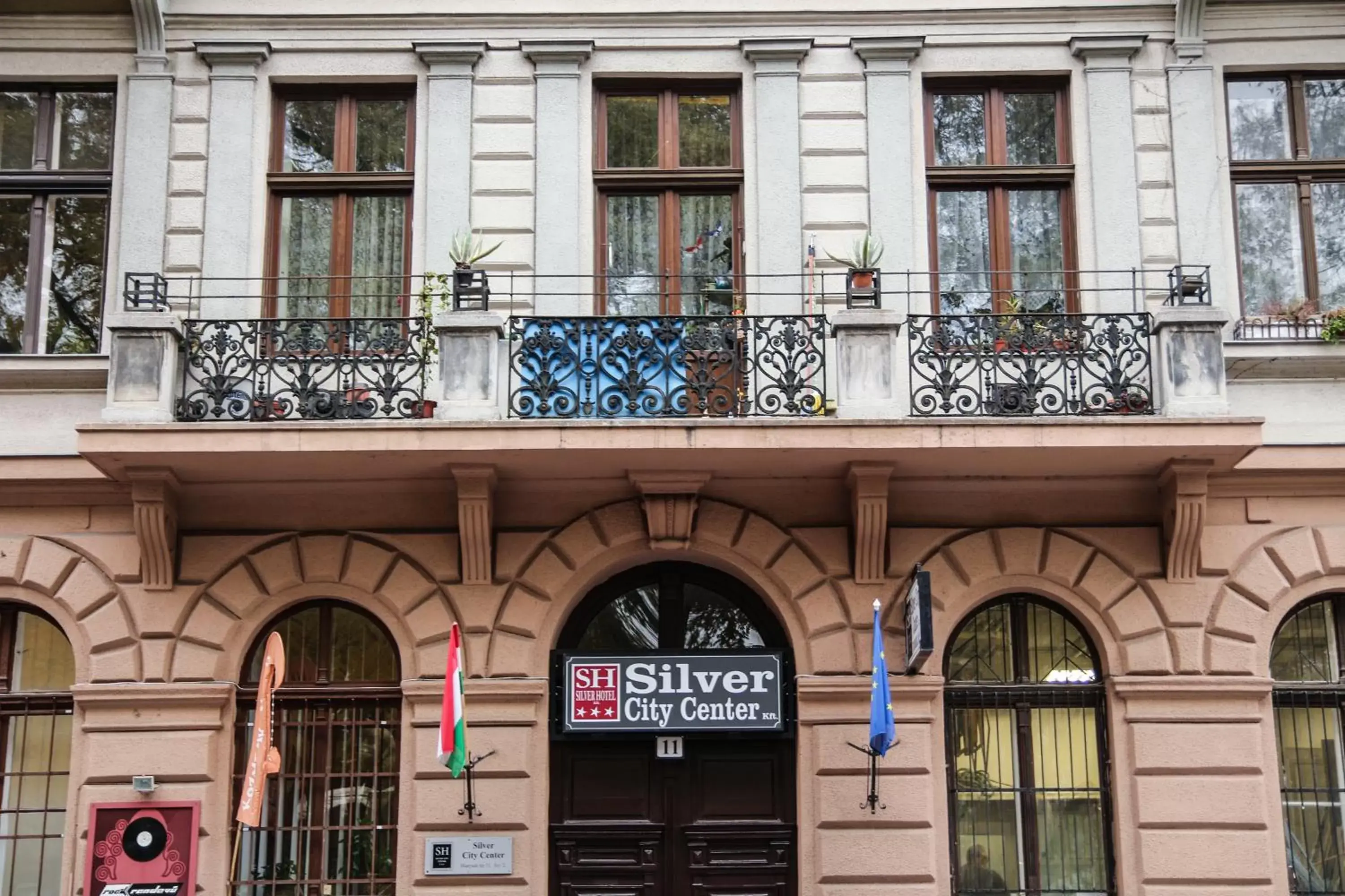 Facade/entrance, Property Building in Silver Hotel Budapest City Center