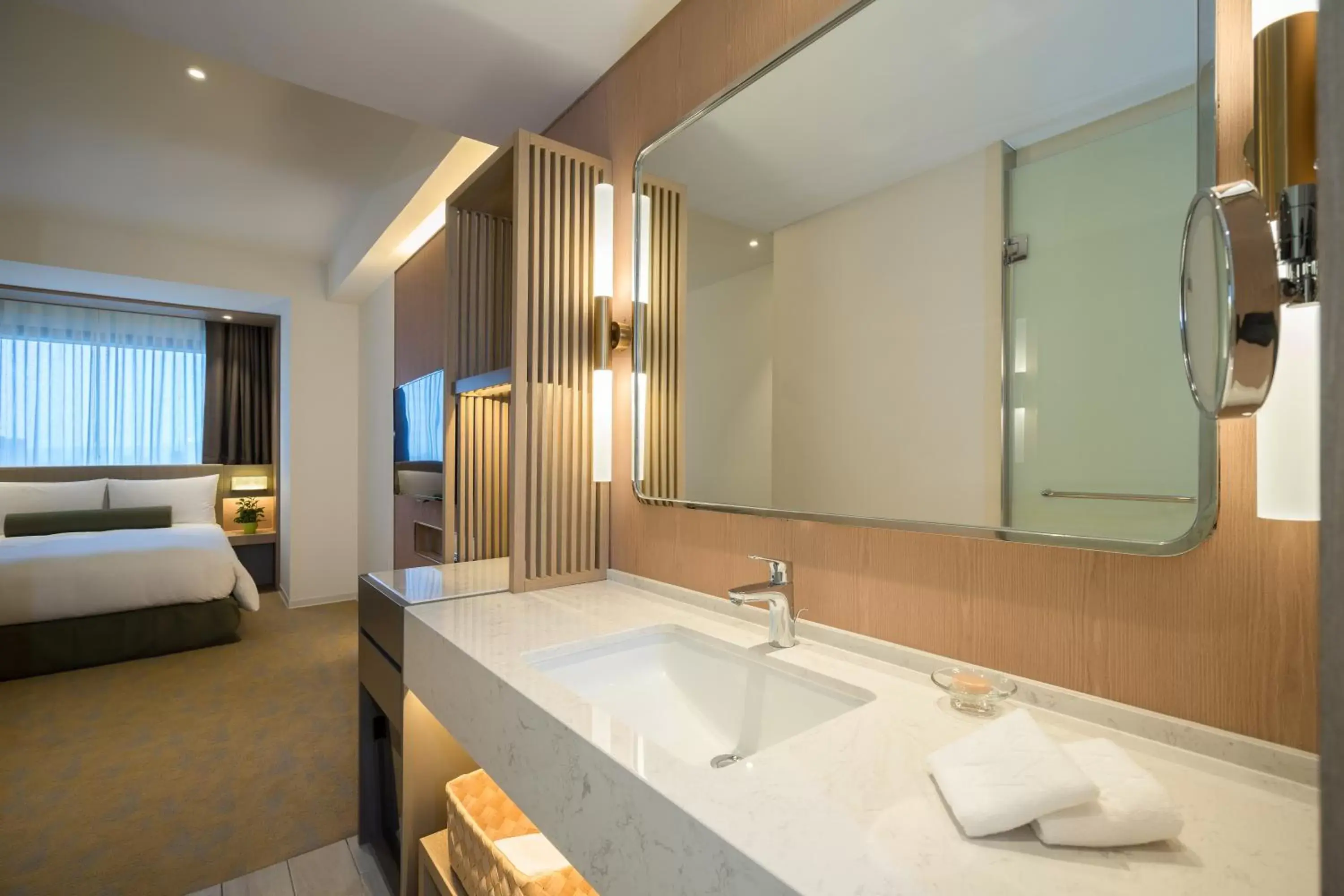 Photo of the whole room, Bathroom in Caesar Metro Taipei