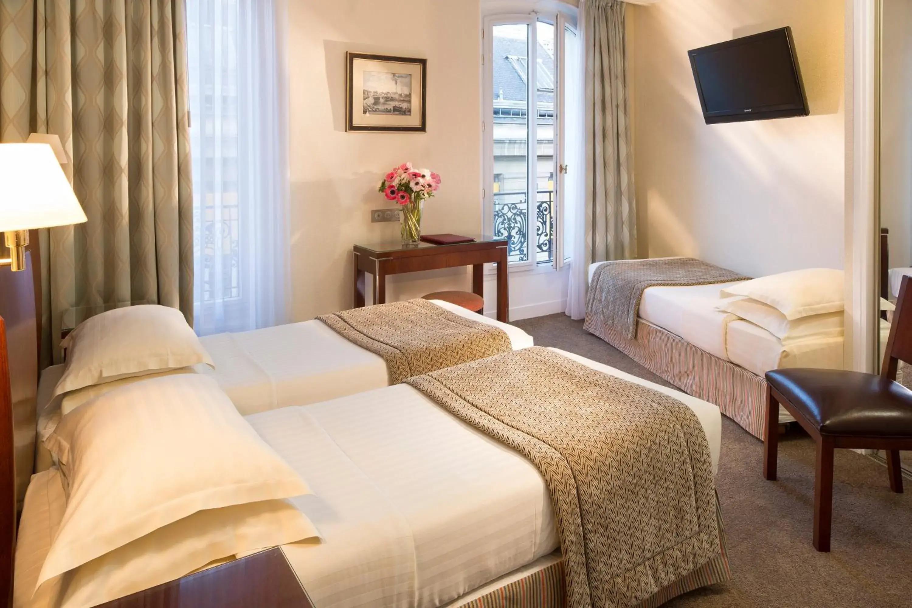 Day, Bed in Hôtel Delavigne