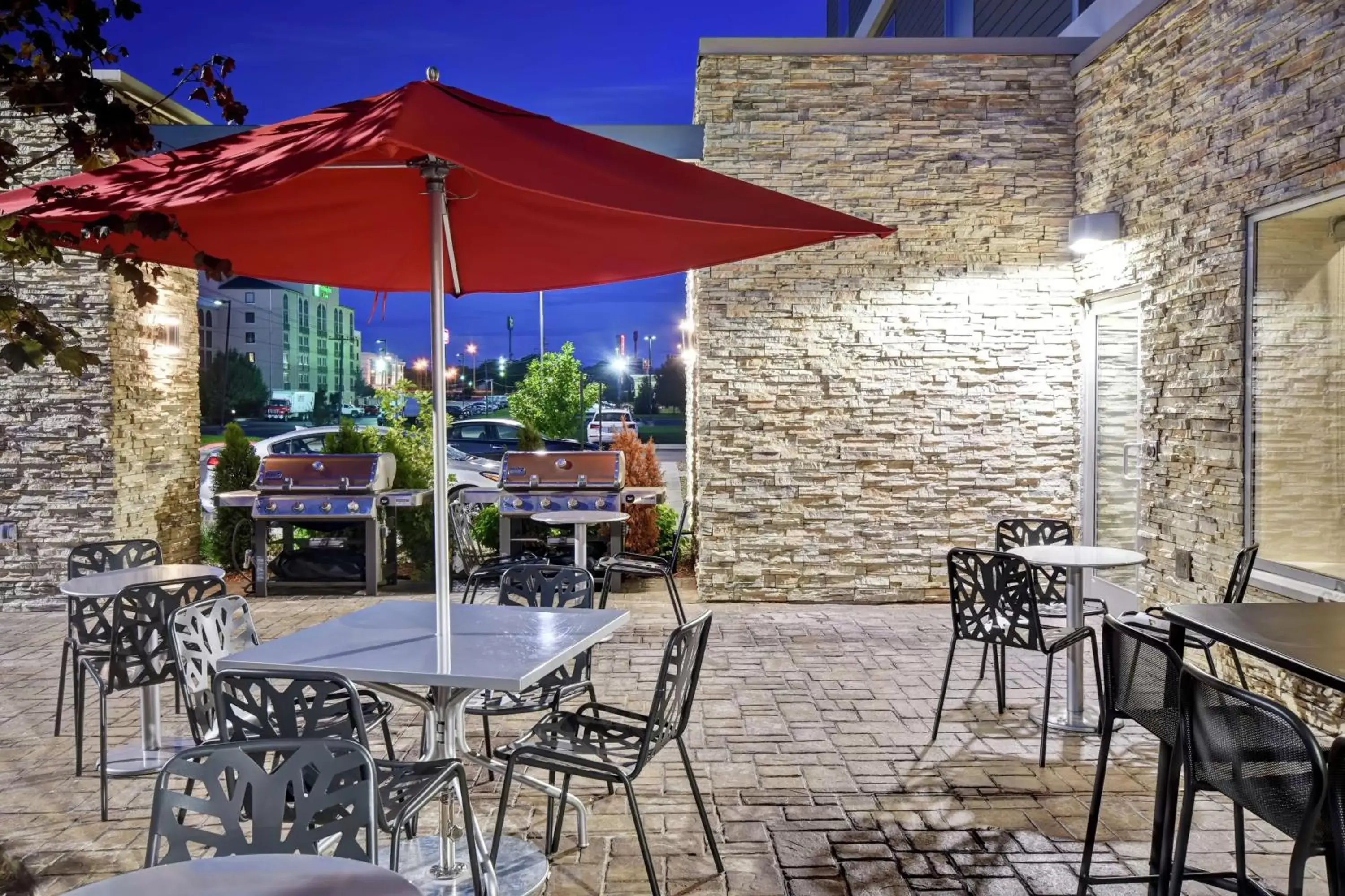 Patio, Restaurant/Places to Eat in Home2 Suites by Hilton Springfield North
