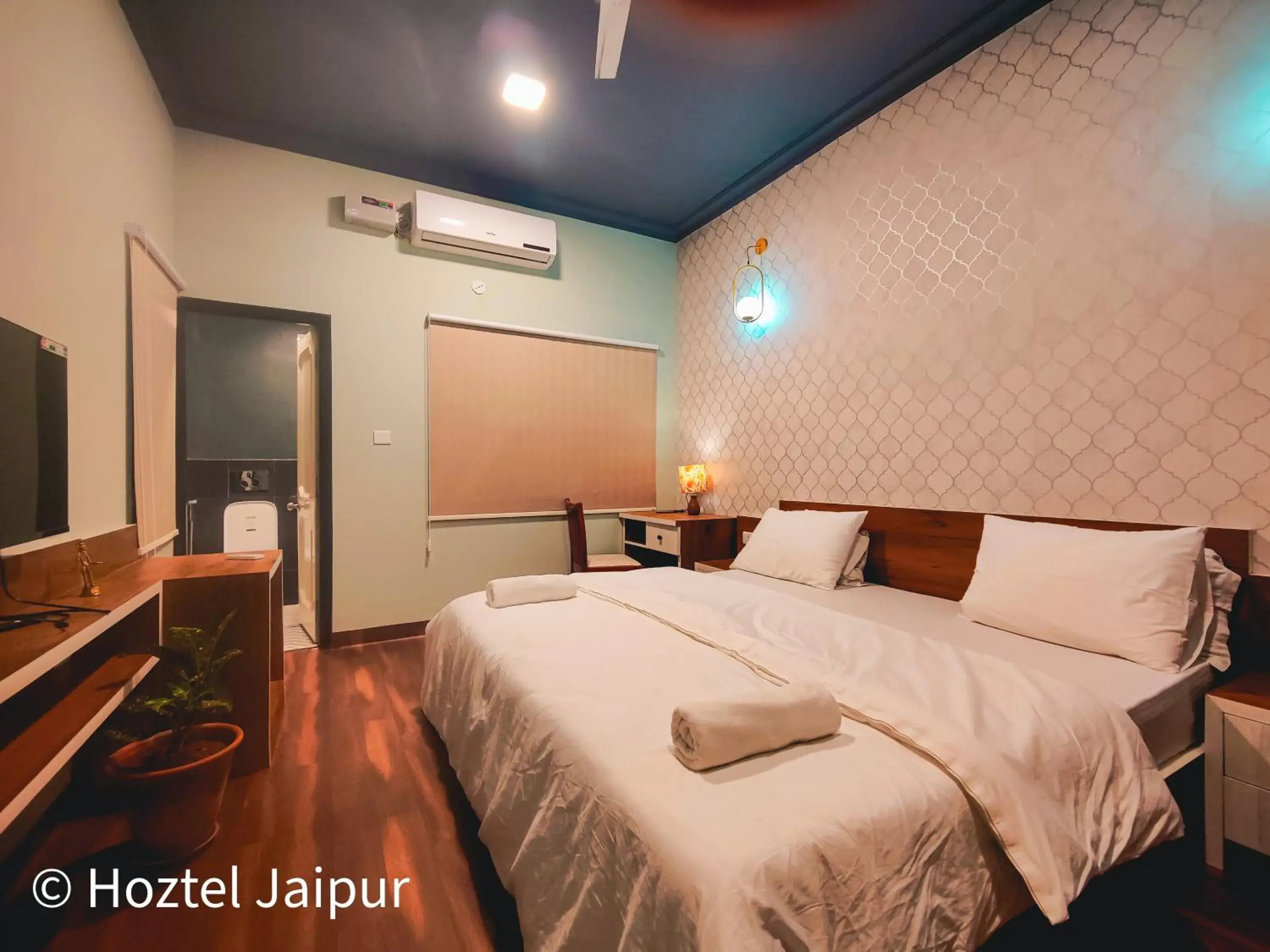 Bedroom, Bed in Hoztel Jaipur