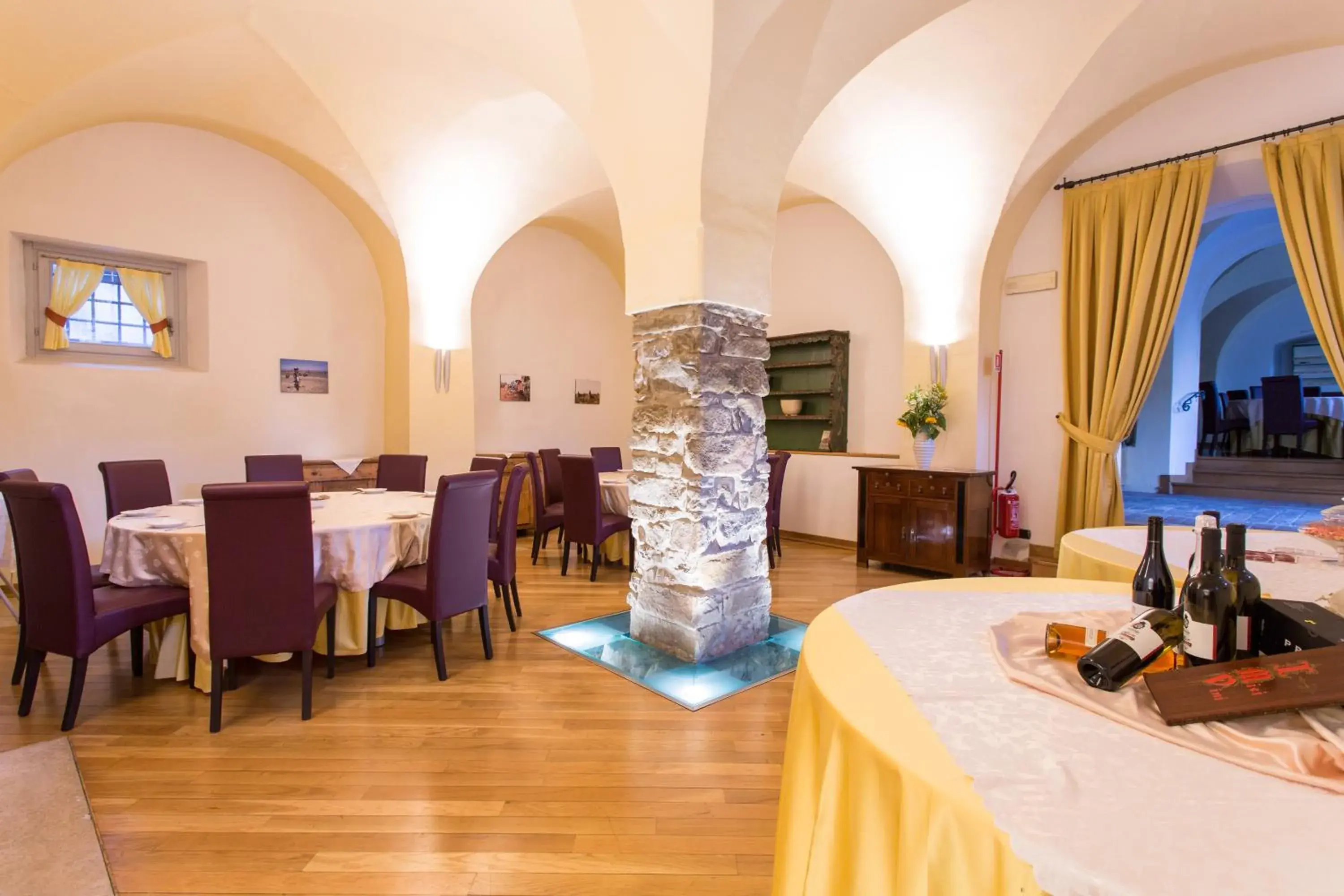 Meals, Restaurant/Places to Eat in Grand Hotel Entourage - Palazzo Strassoldo