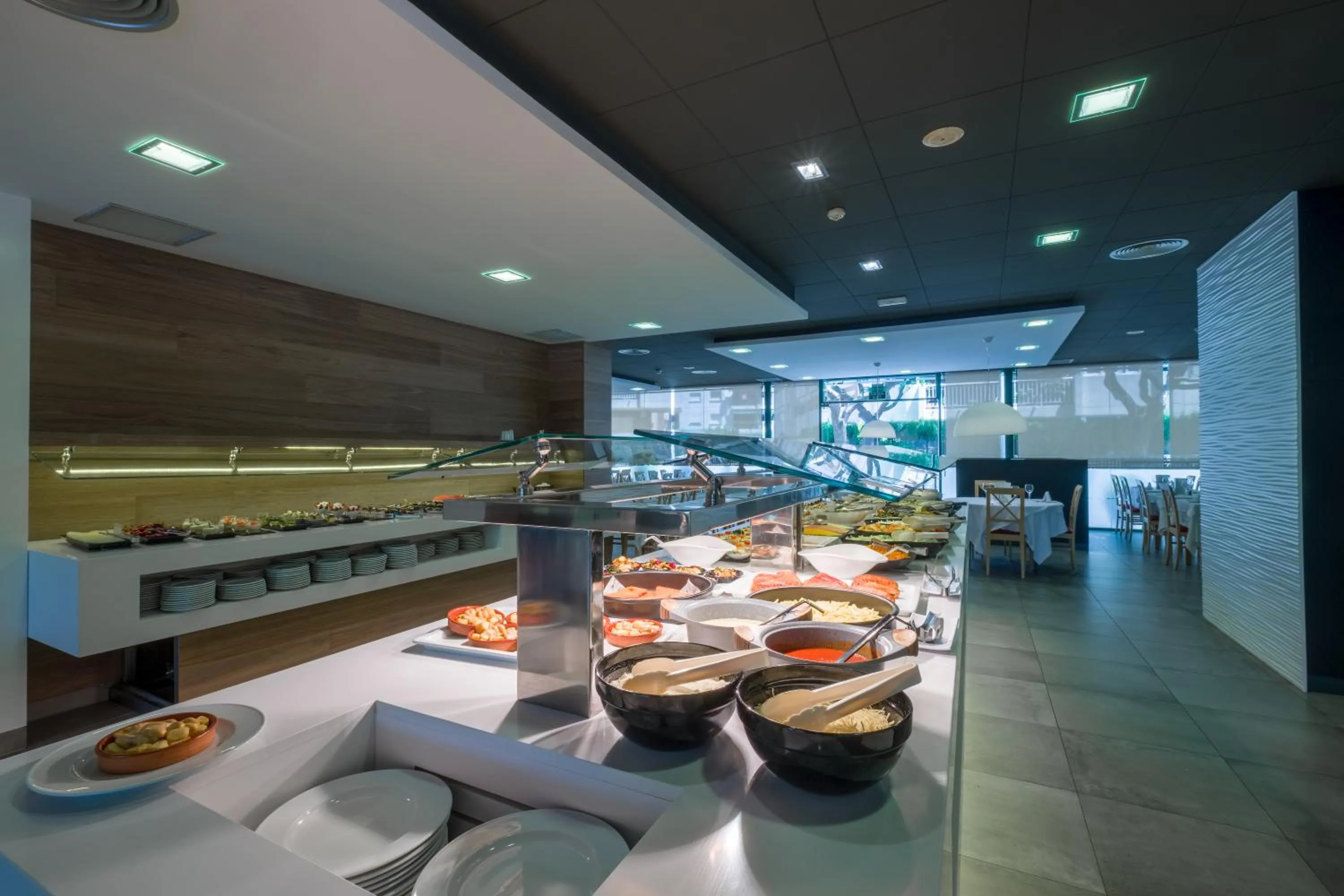 Restaurant/places to eat in Hotel California Palace