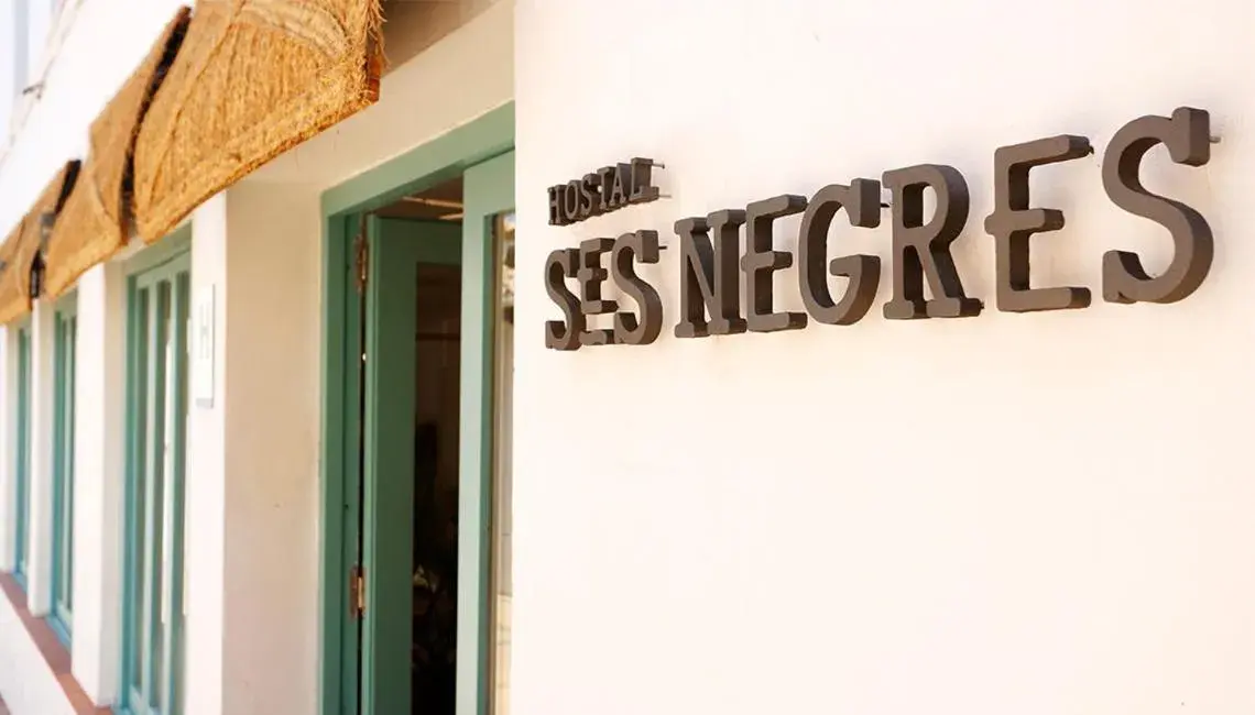 Logo/Certificate/Sign in Hostal Ses Negres