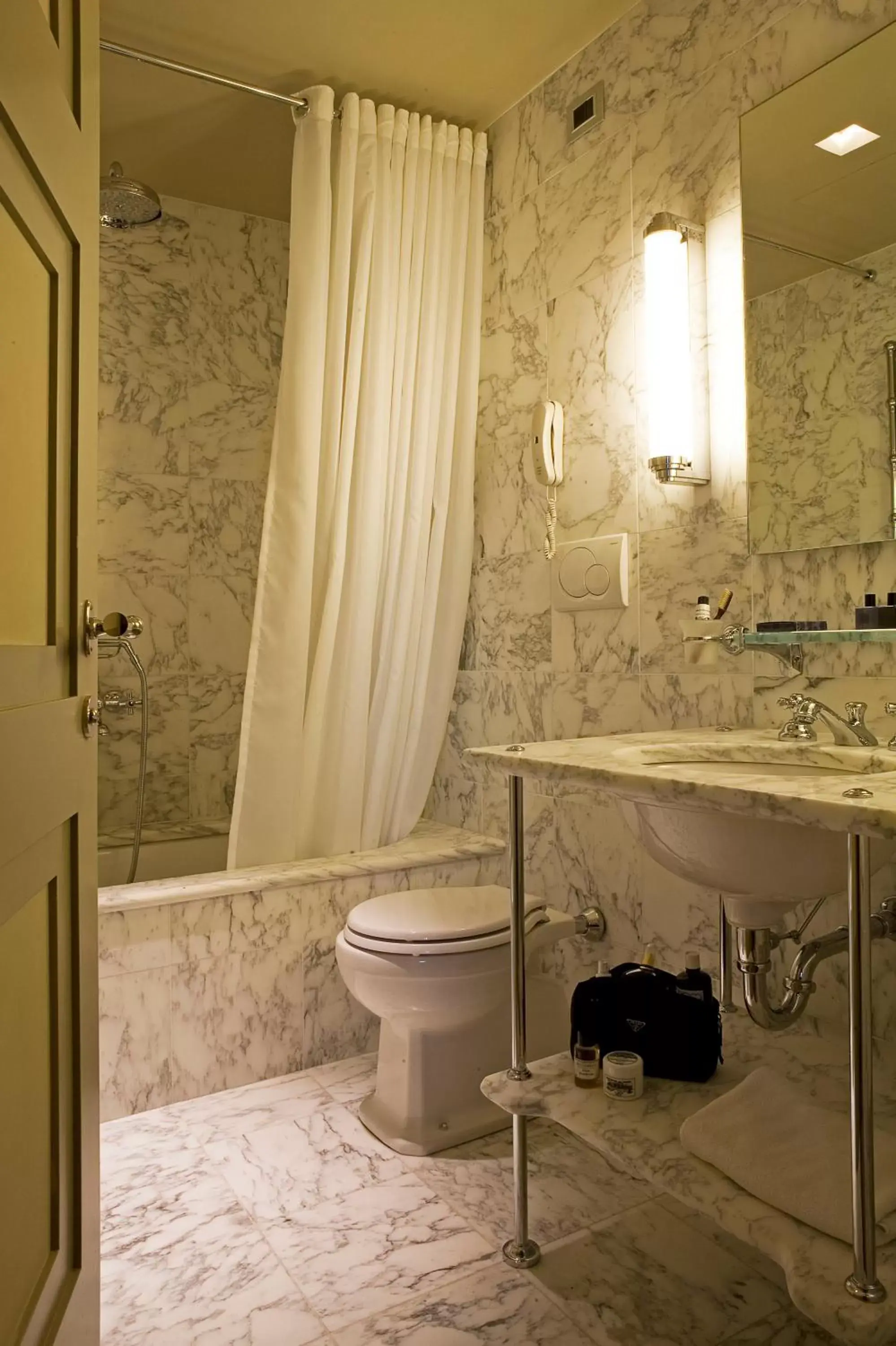 Bathroom in Hotel Balestri - WTB Hotels
