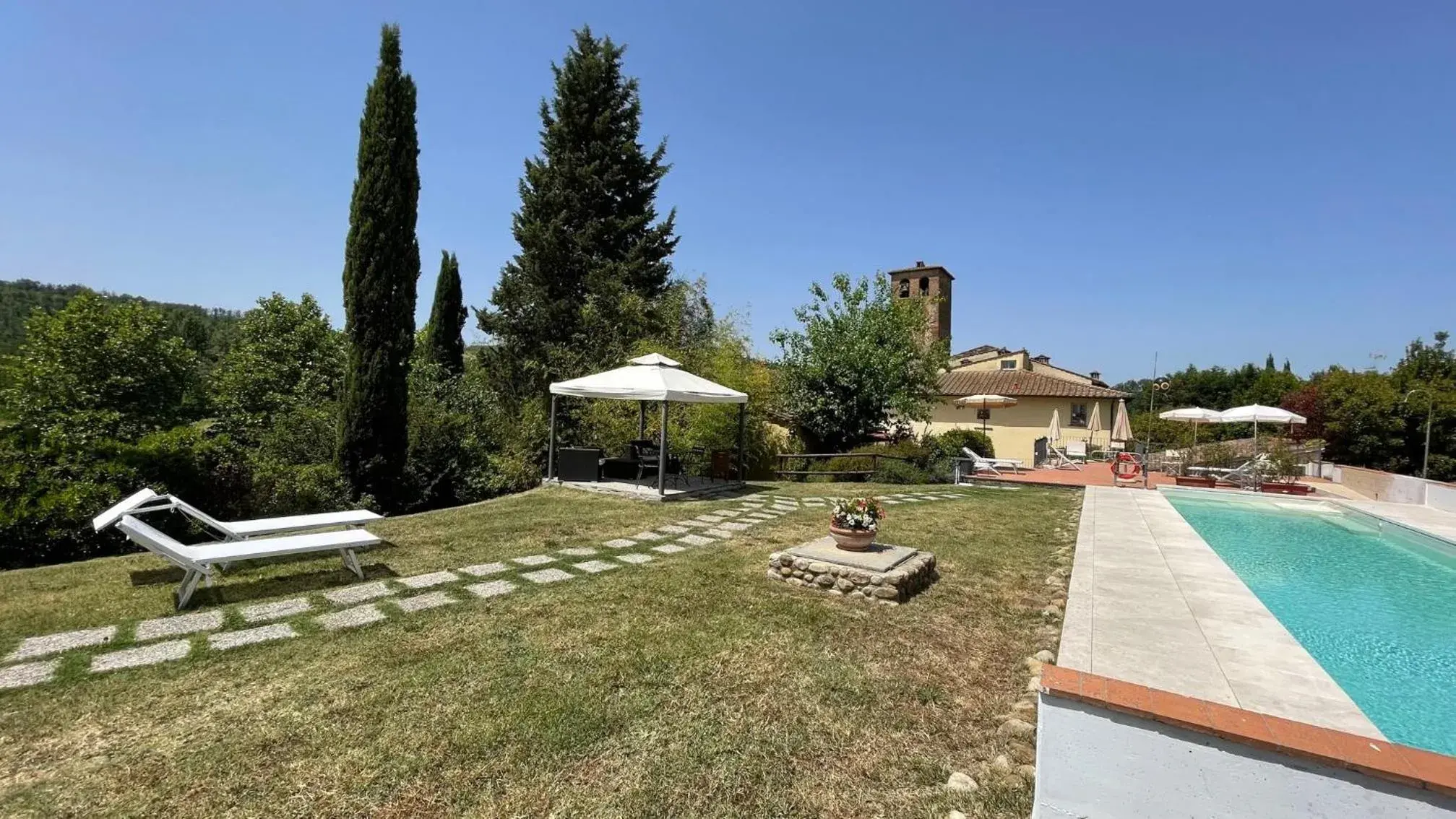 Swimming Pool in Borgo Sant'ippolito Country Hotel