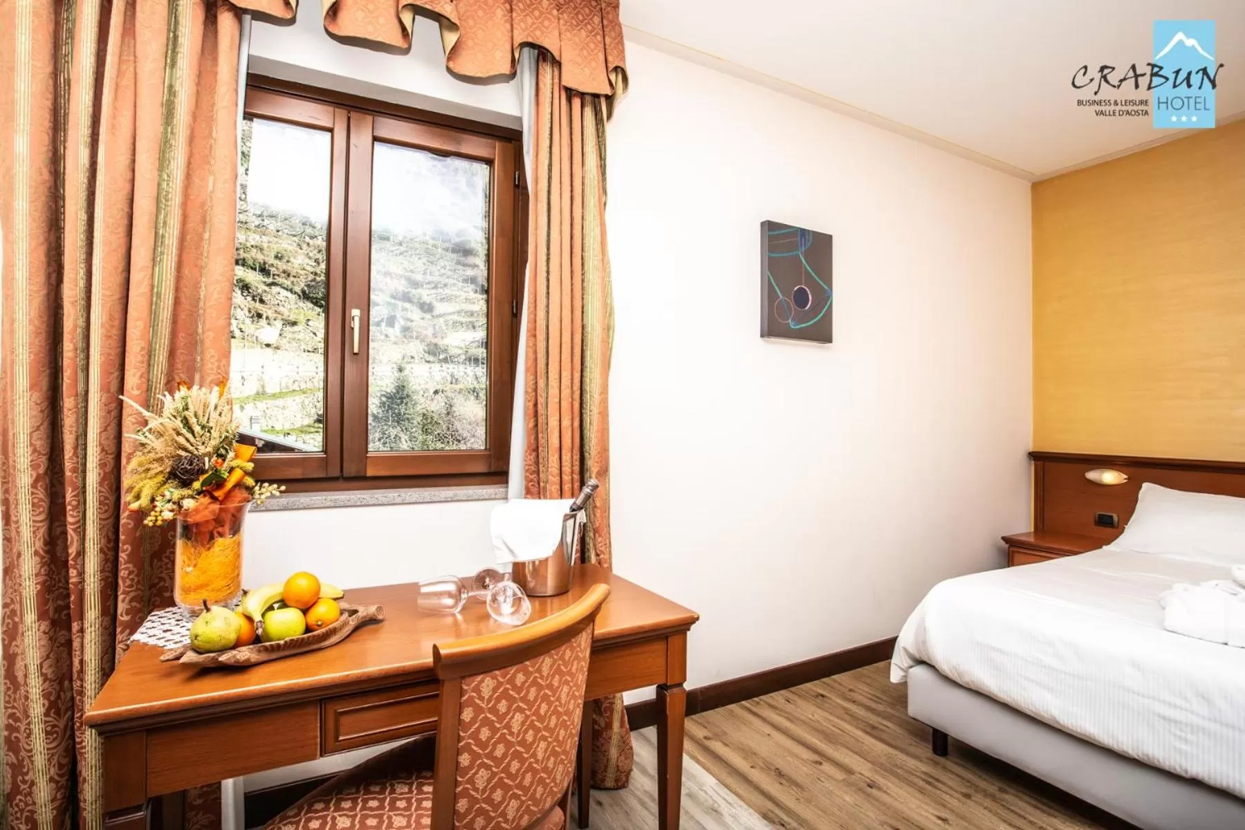 View (from property/room), Bed in Crabun Hotel