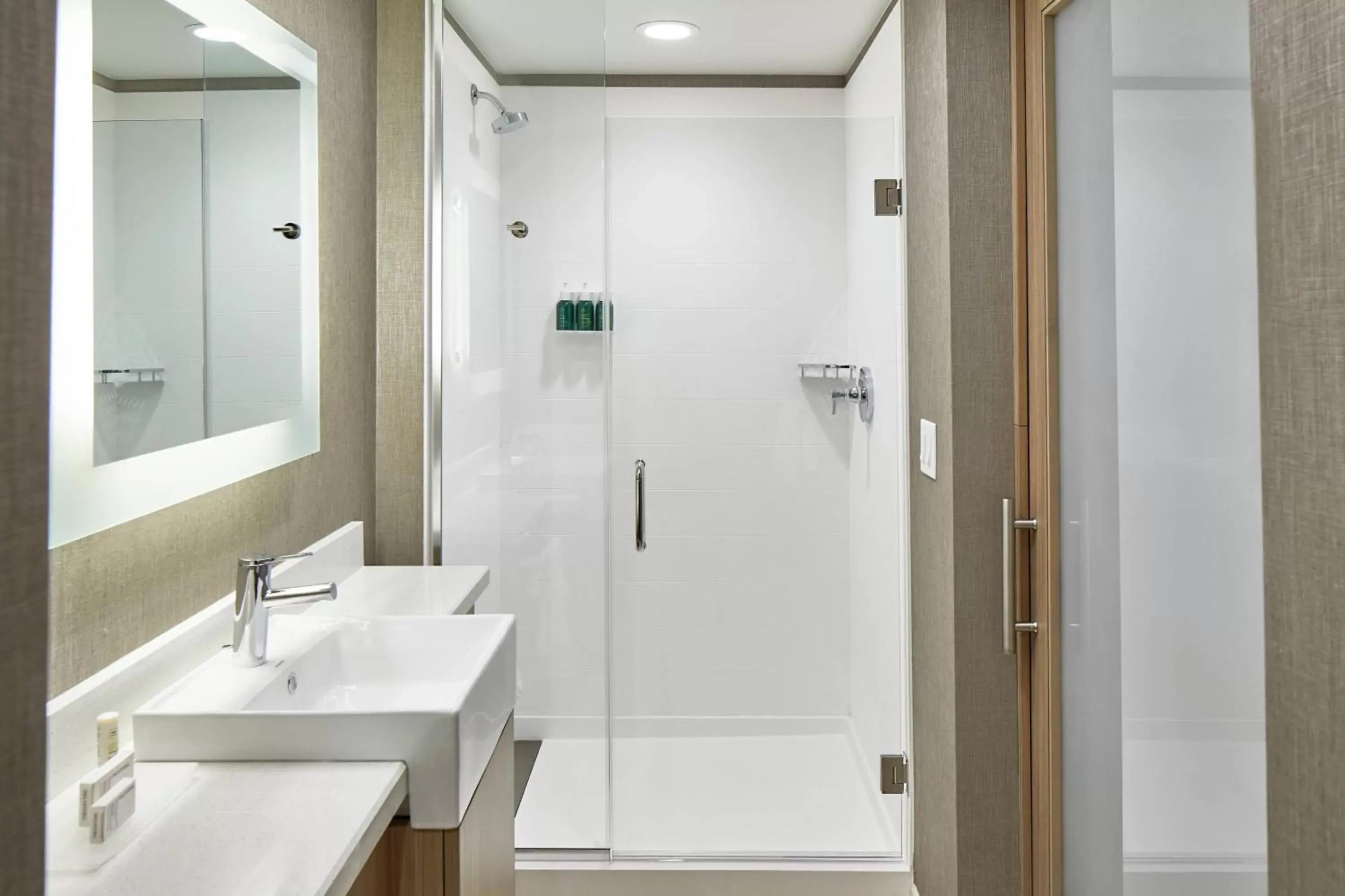 Bathroom in SpringHill Suites by Marriott Columbus Dublin