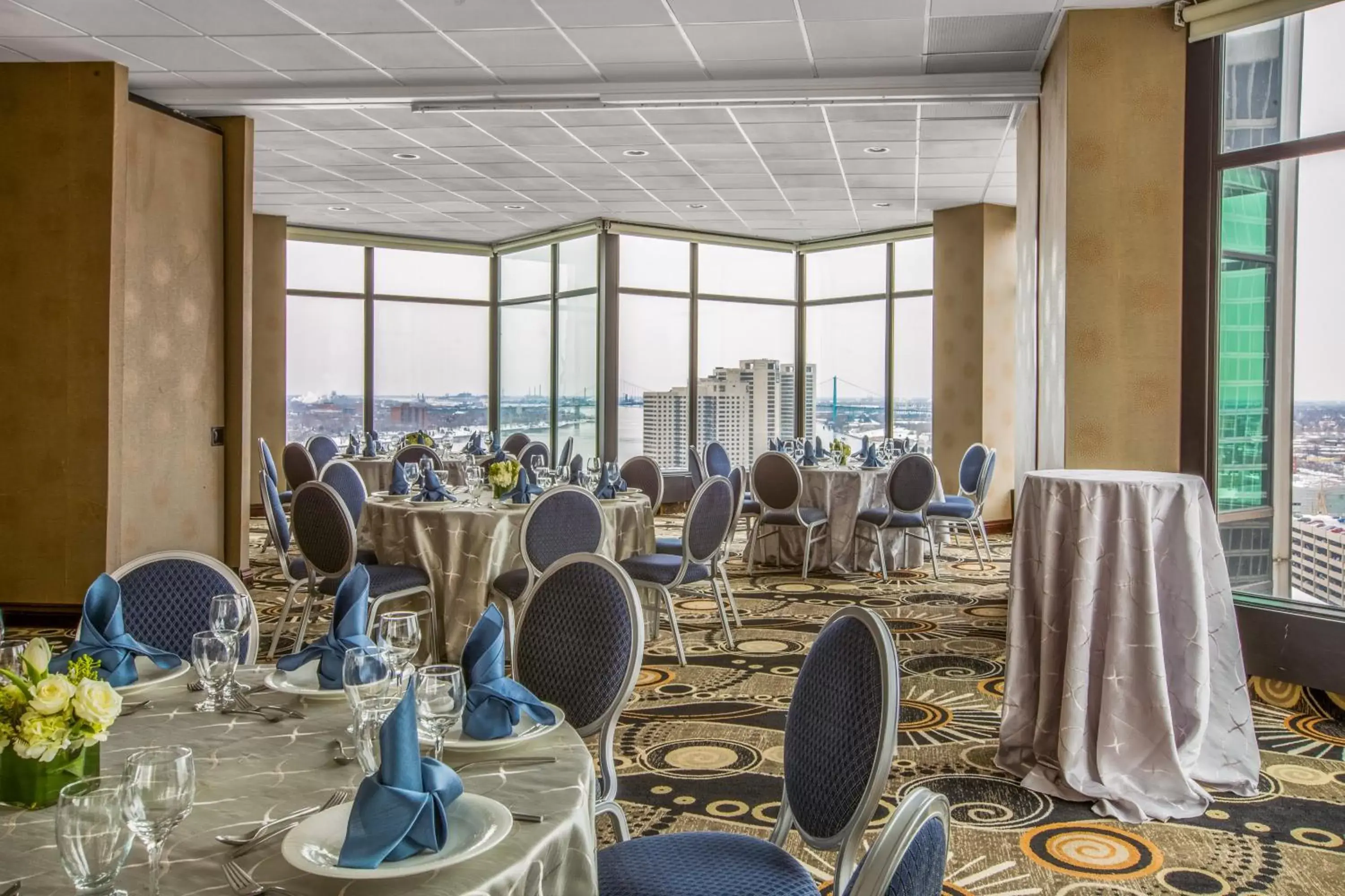 Banquet/Function facilities, Restaurant/Places to Eat in Fort Pontchartrain Detroit, a Wyndham Hotel