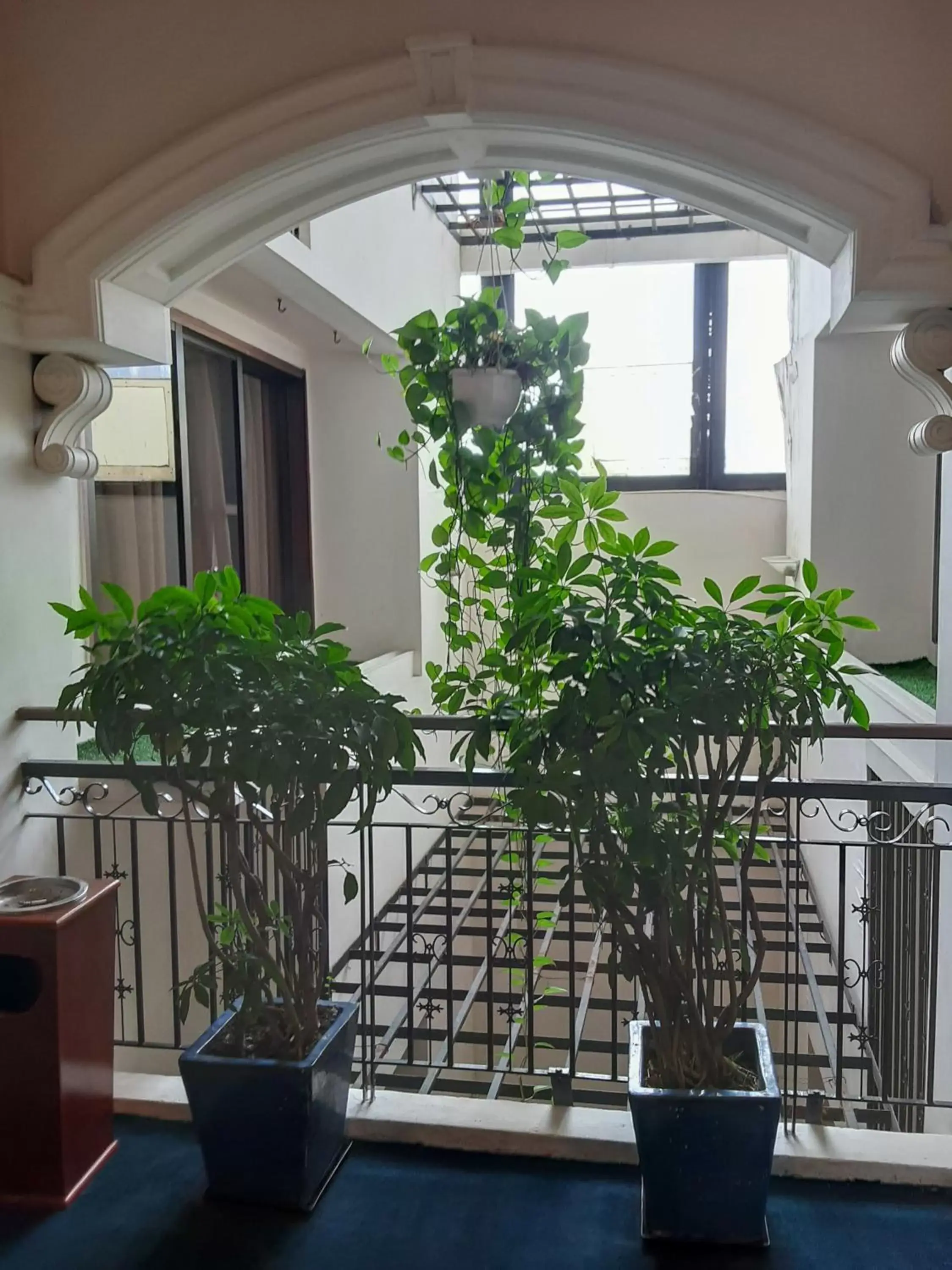 Balcony/Terrace, Restaurant/Places to Eat in Oscar Saigon Hotel