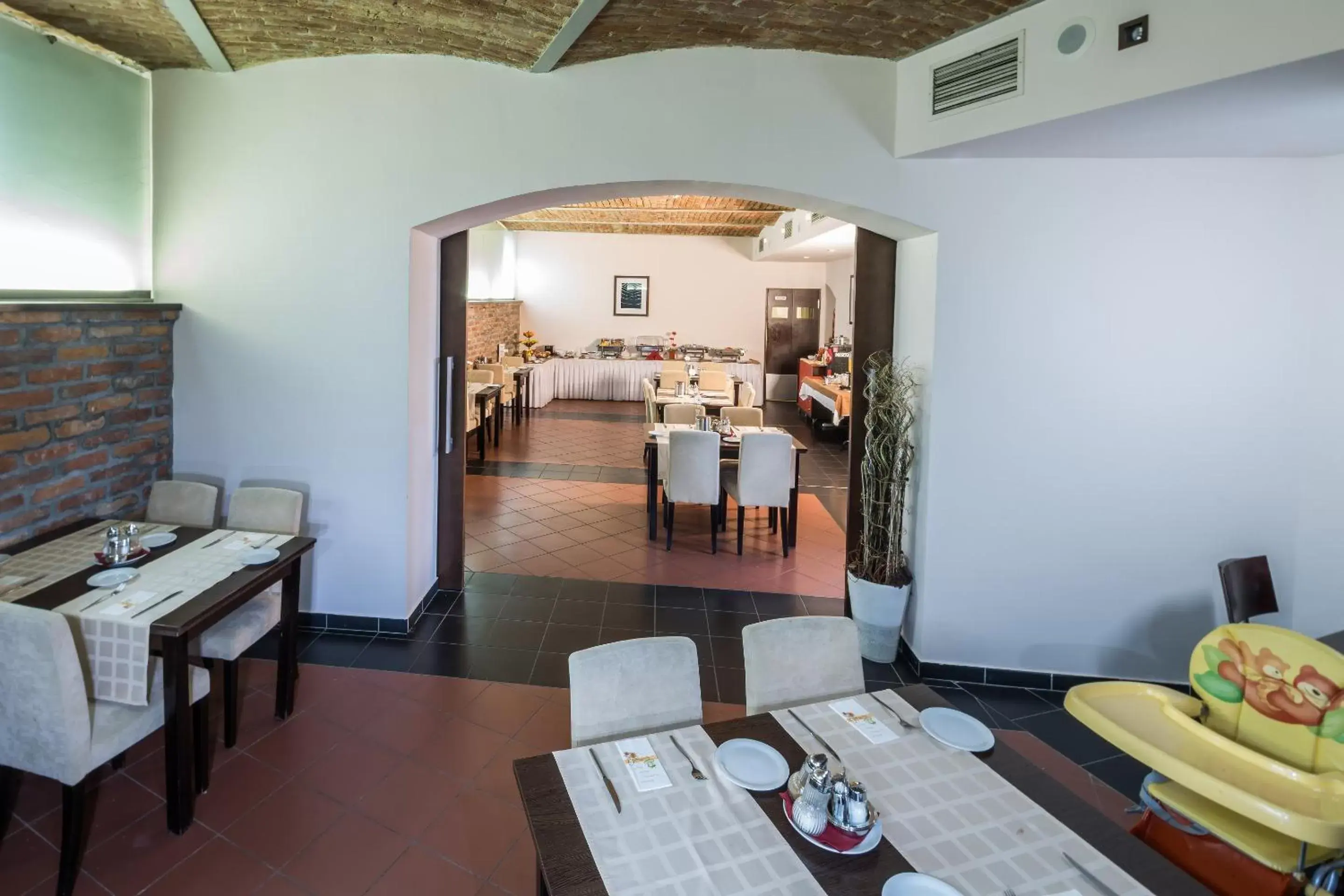 Restaurant/places to eat in Boutique Hotel Sopianae