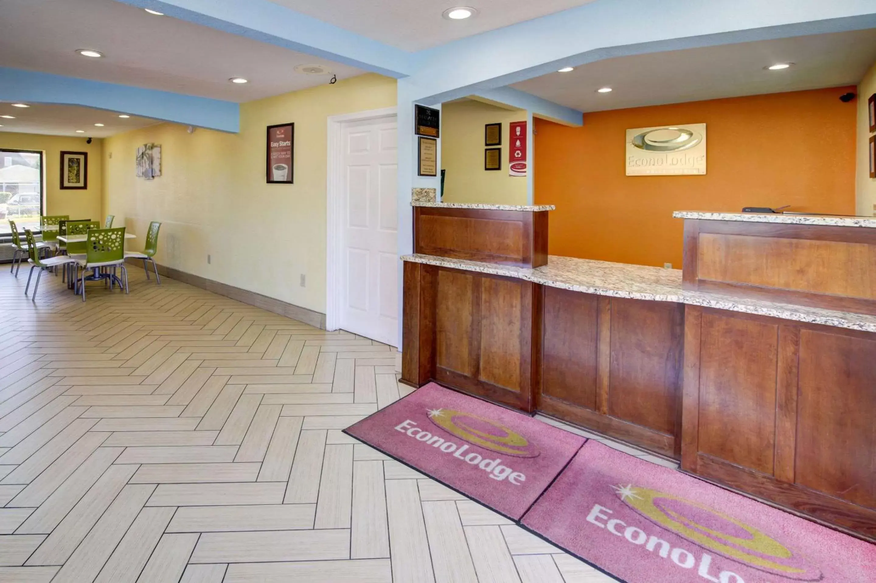 Lobby or reception, Lobby/Reception in Econo Lodge at Military Circle