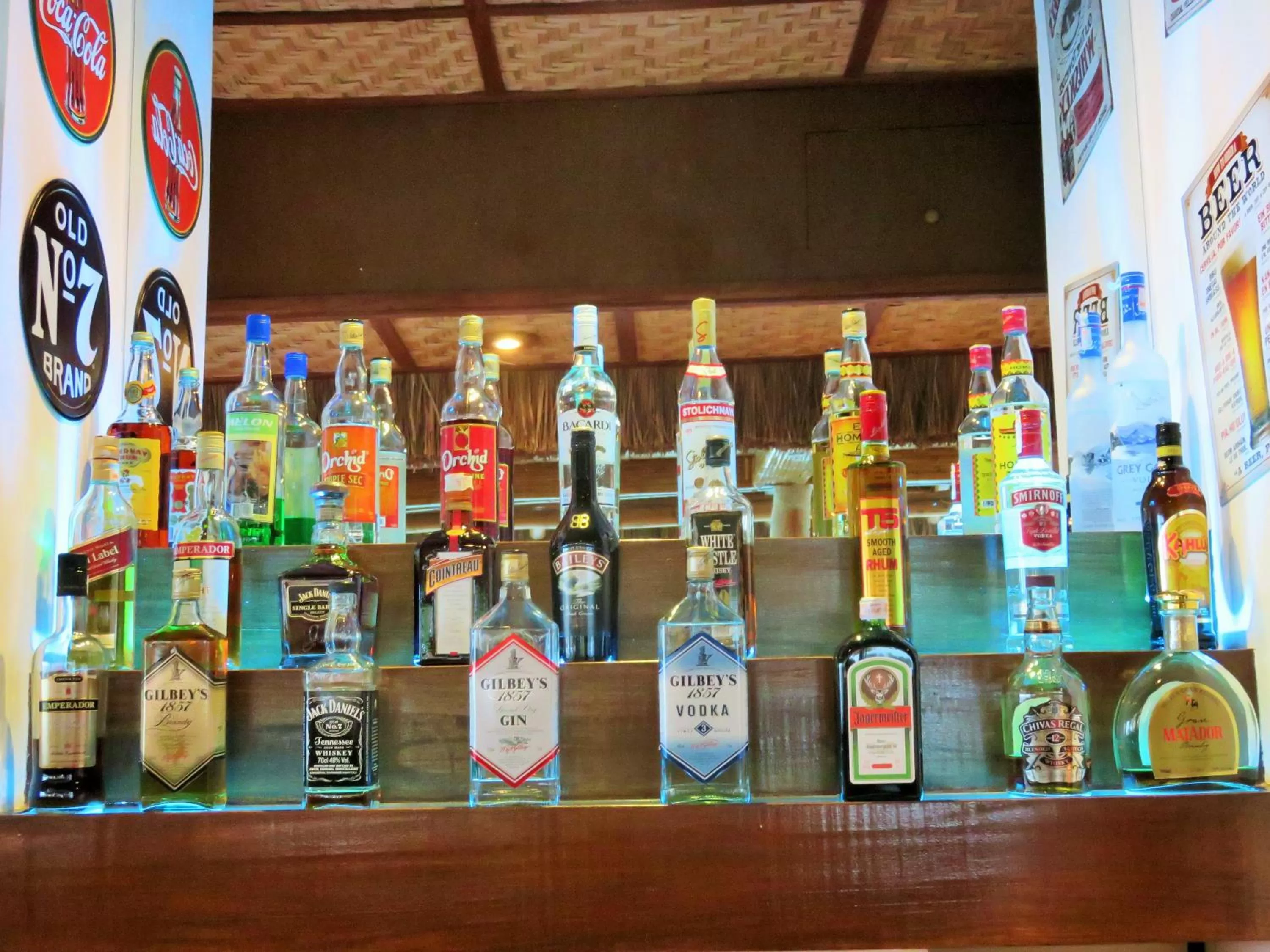 Lounge or bar in Kav&#x27;s Beach Resort