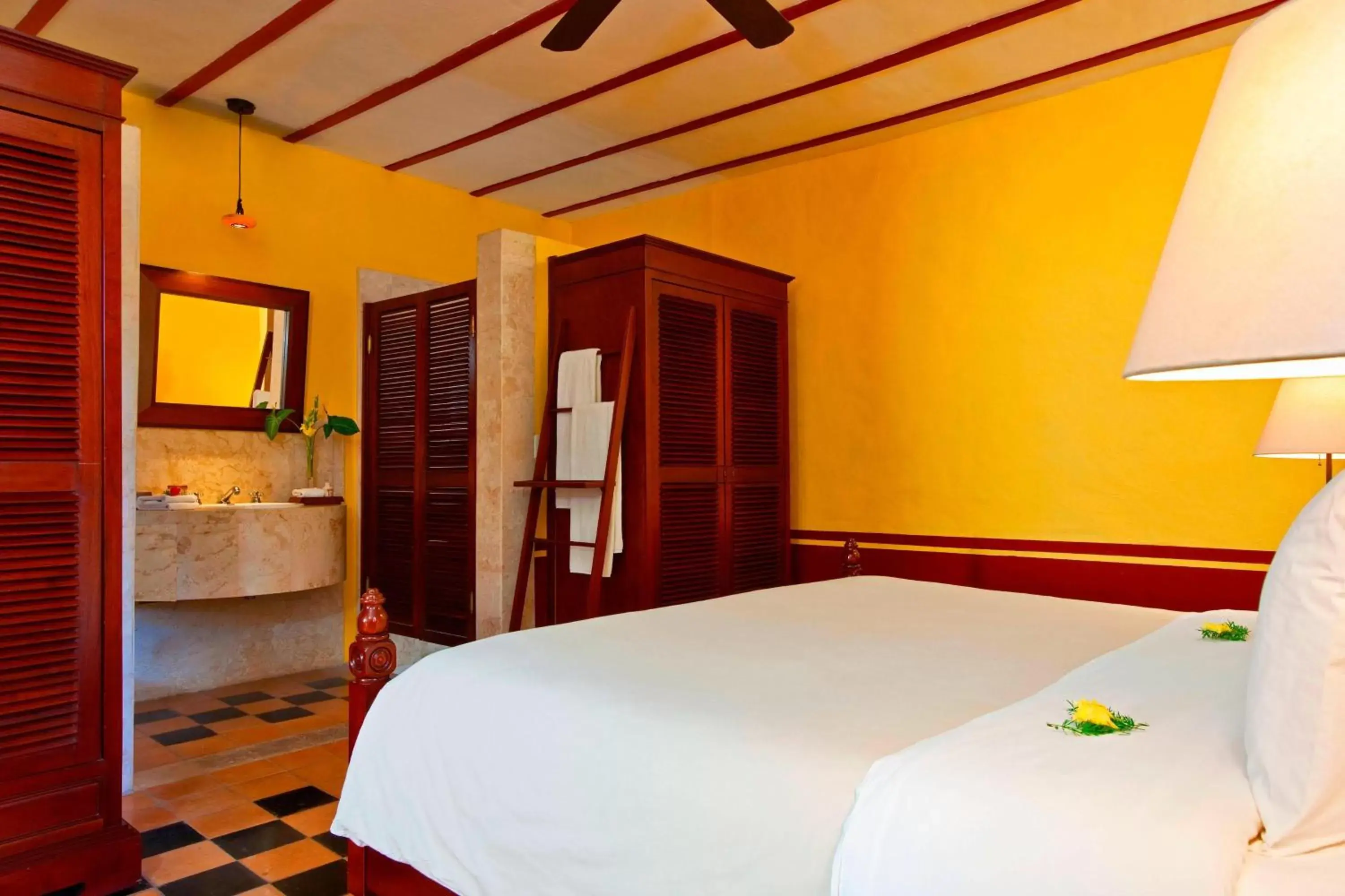 Bathroom, Bed in Hacienda Campeche