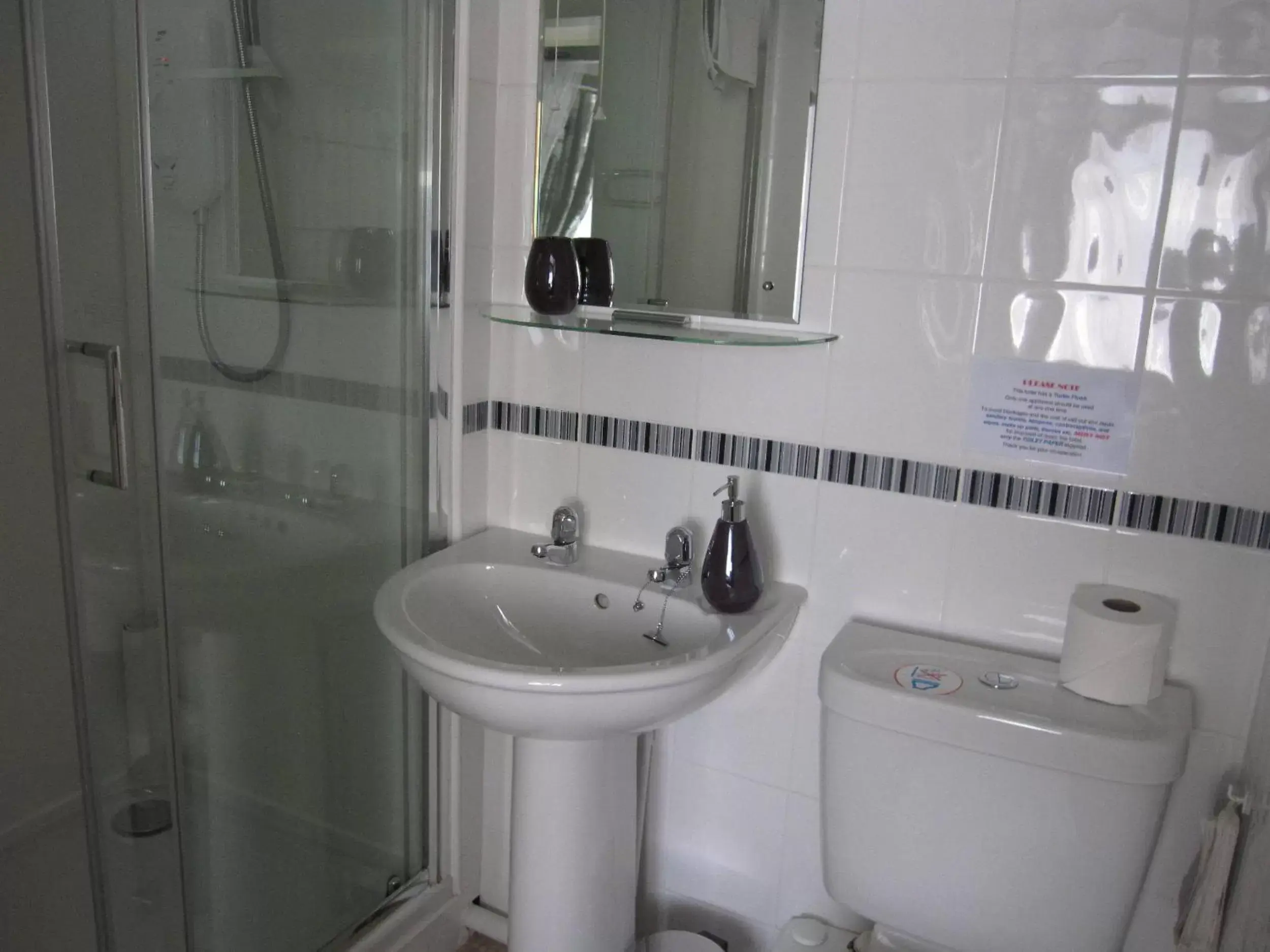 Shower, Bathroom in Cranmore Bed & Breakfast