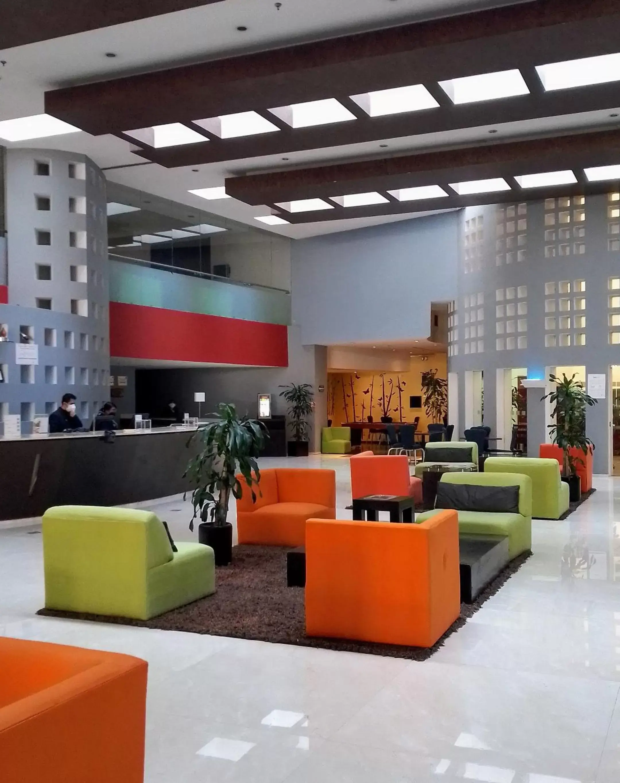 Lobby or reception, Lounge/Bar in Holiday Inn Puebla Finsa, an IHG Hotel