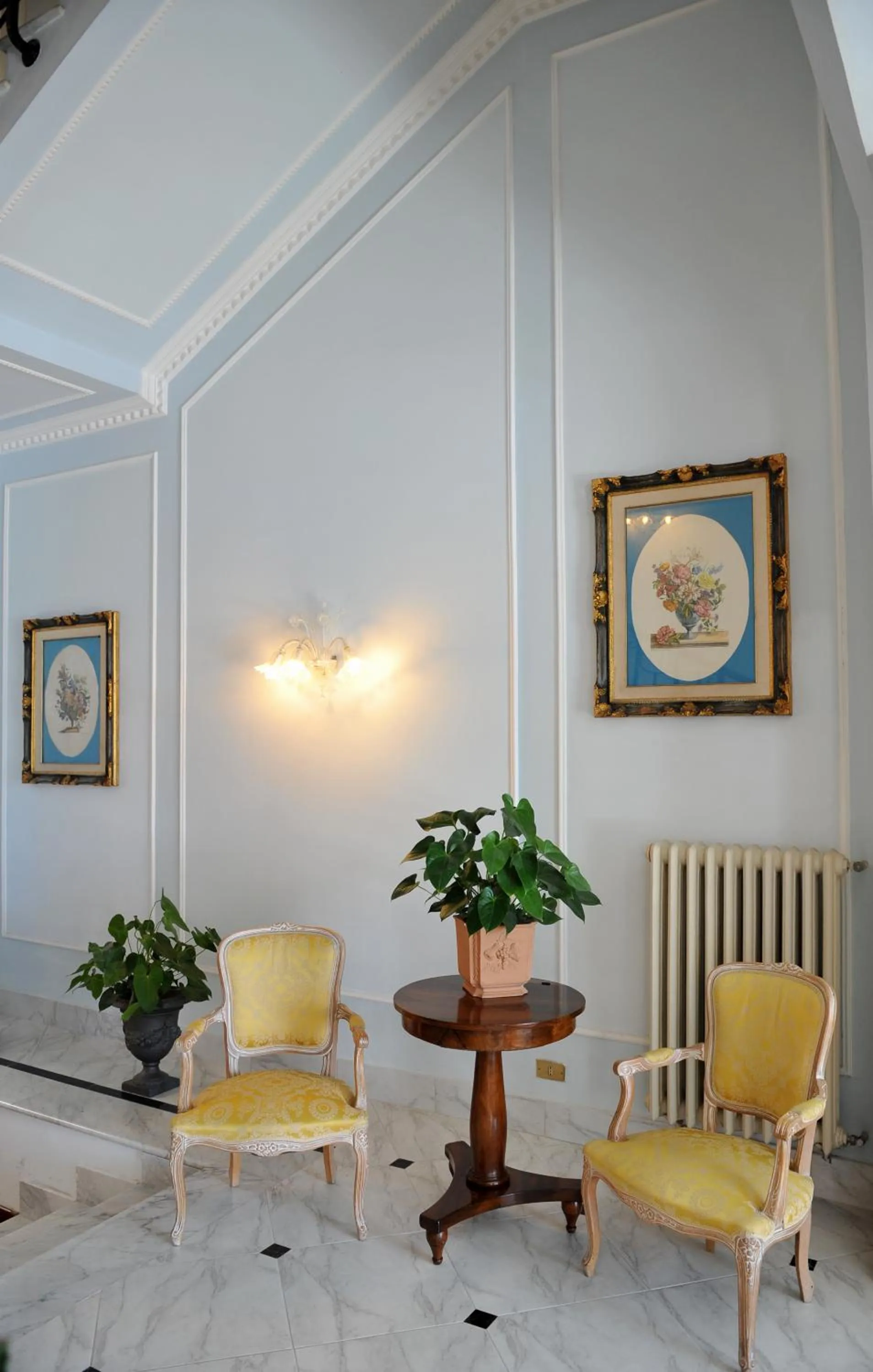 Seating area in Grande Albergo Quattro Stagioni