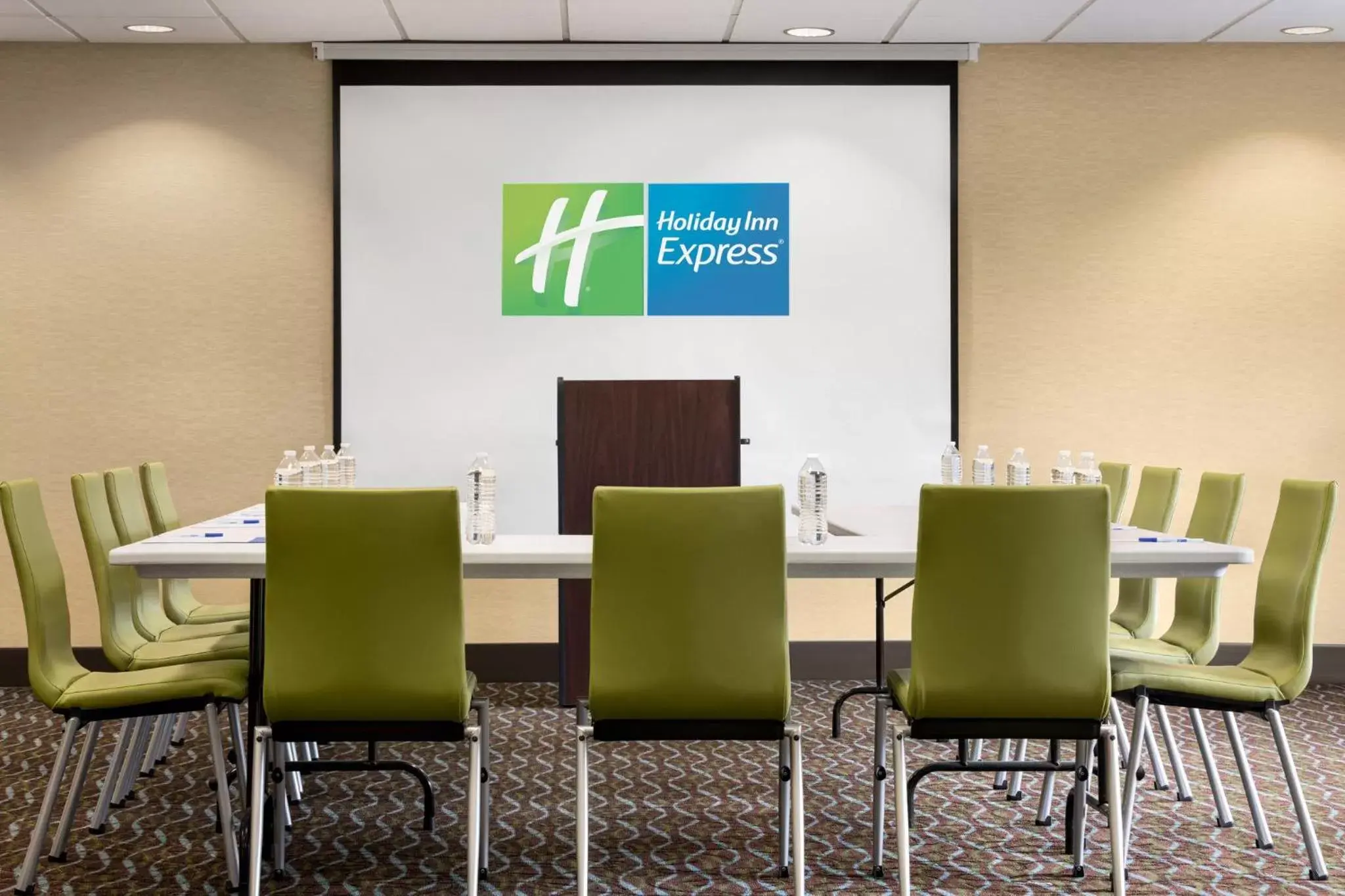 Meeting/conference room in Holiday Inn Express Hotel & Suites Anniston/Oxford, an IHG Hotel