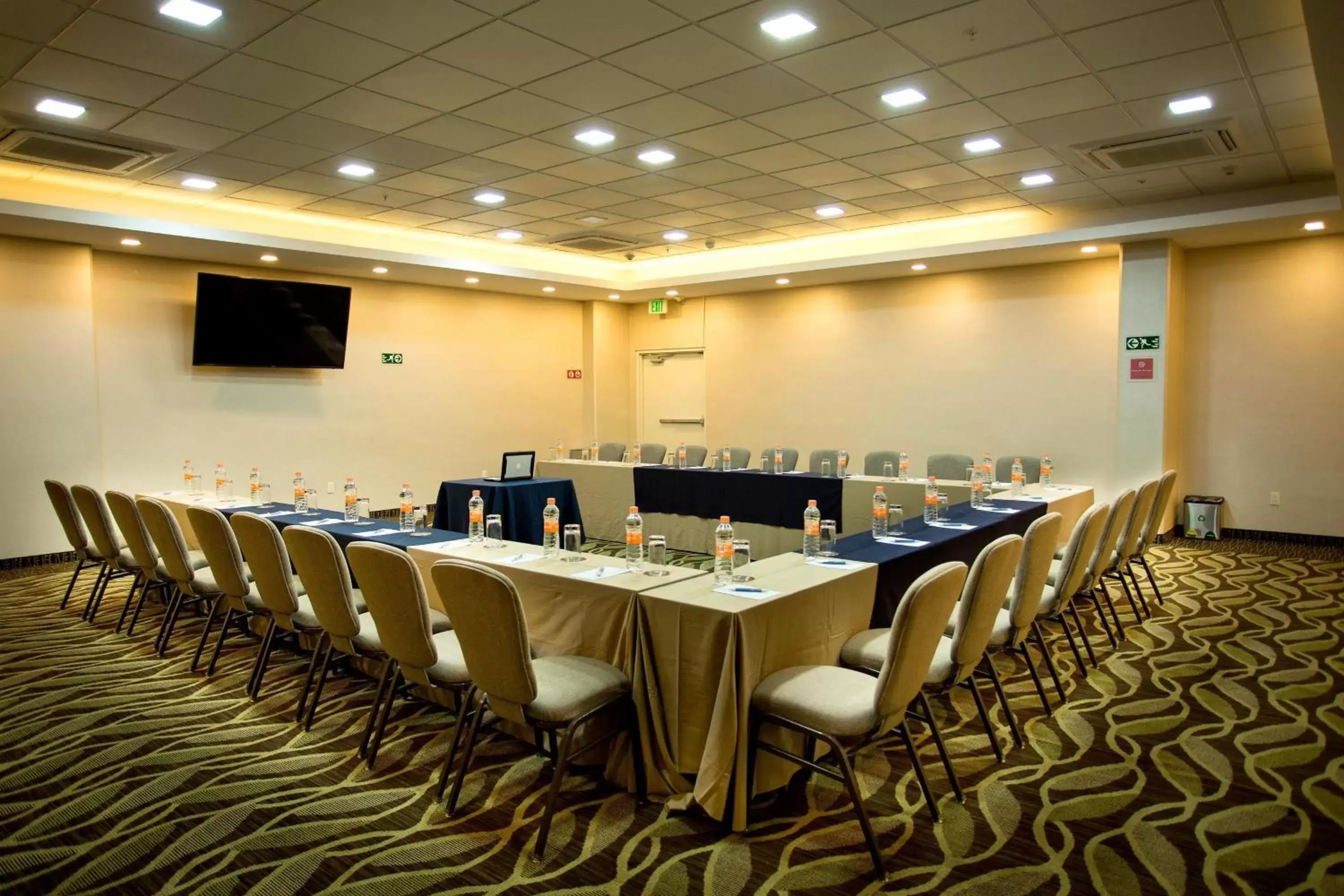 Meeting/conference room in Four Points by Sheraton Queretaro Norte