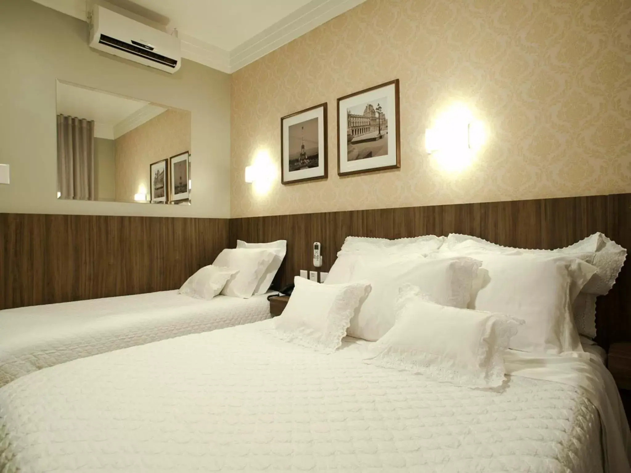 Bedroom, Bed in Nohotel Premium Americana