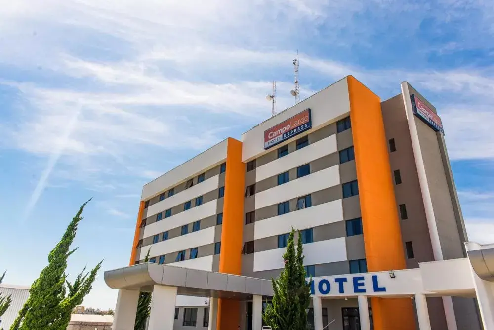 Facade/entrance in Hotel Campo Largo Express Facade/entrance in Hotel Campo Largo Express