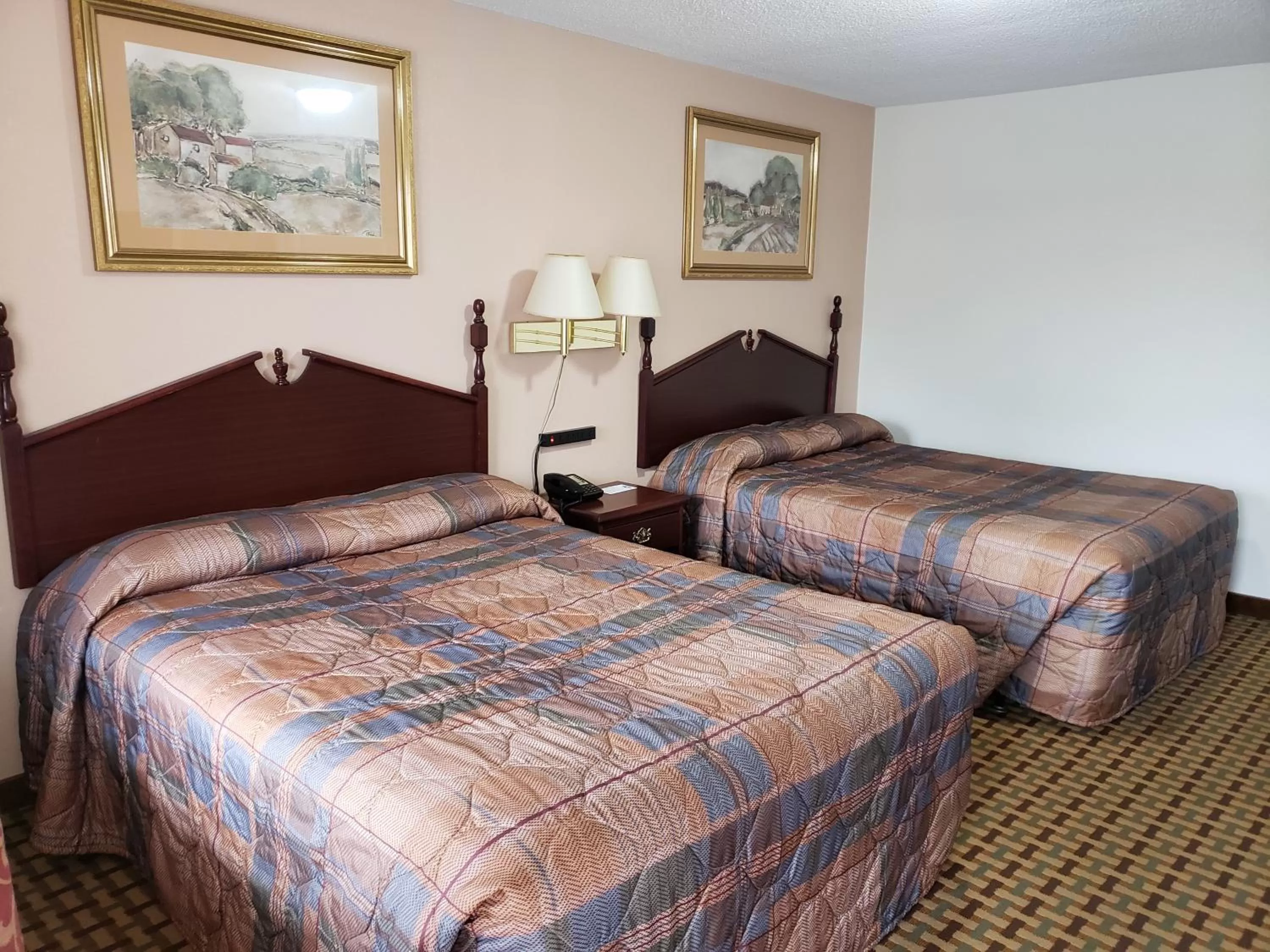 Queen Room with Two Queen Beds - Non-Smoking in River Heights Motel