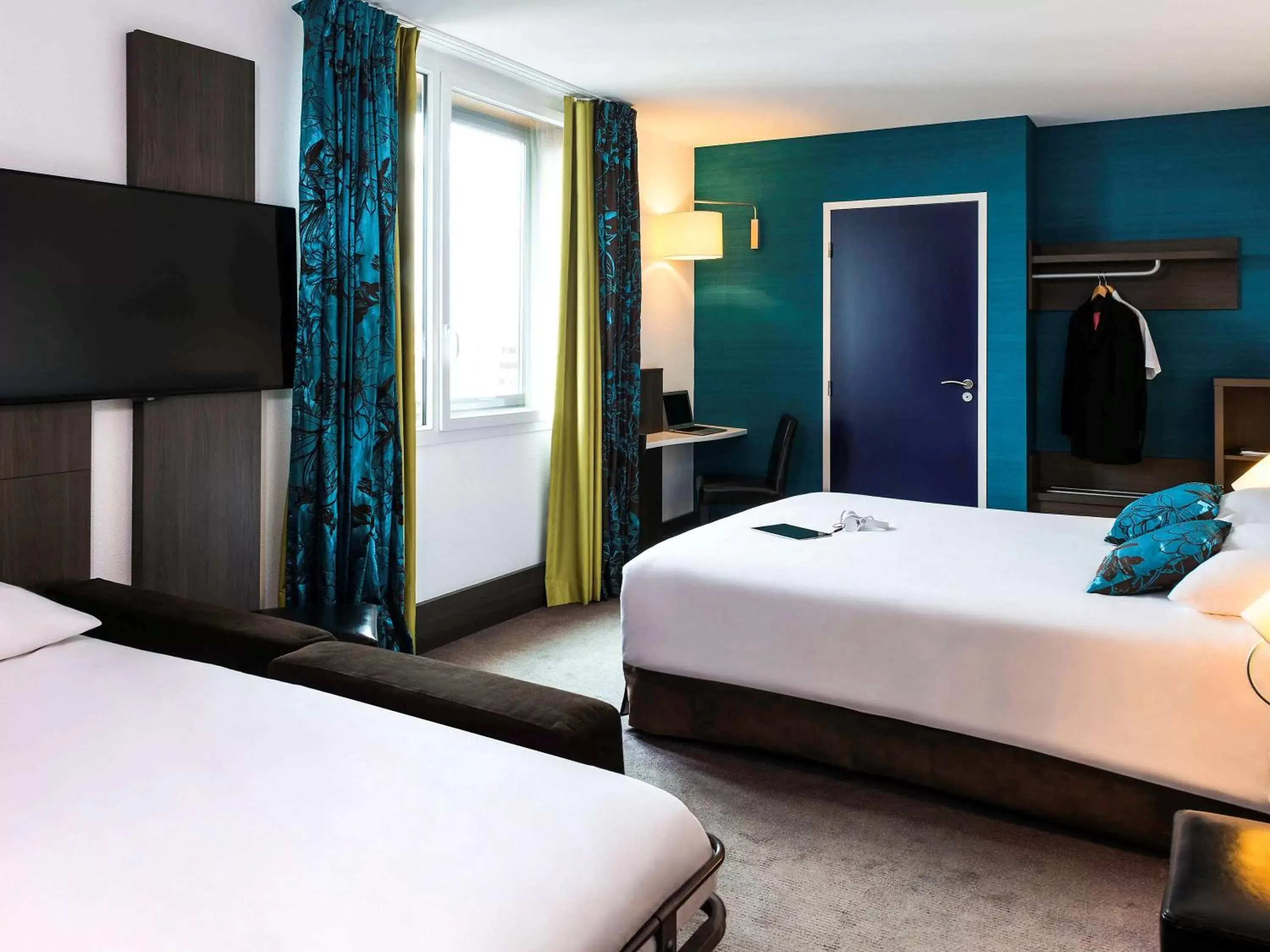 Photo of the whole room, Bed in Ibis Styles Lyon Centre - Gare Part Dieu