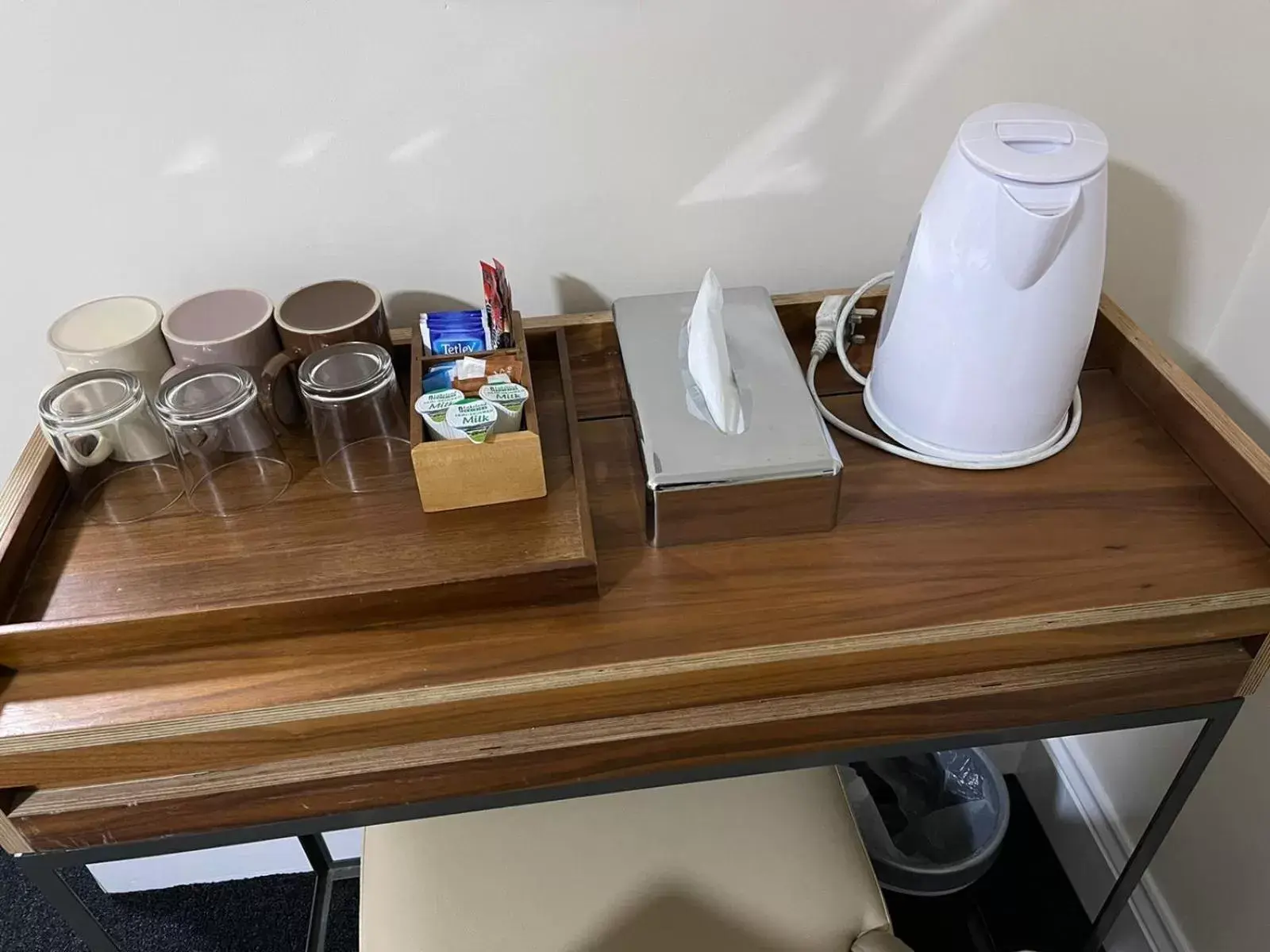 Bedroom, Coffee/Tea Facilities in Gainsborough Hotel