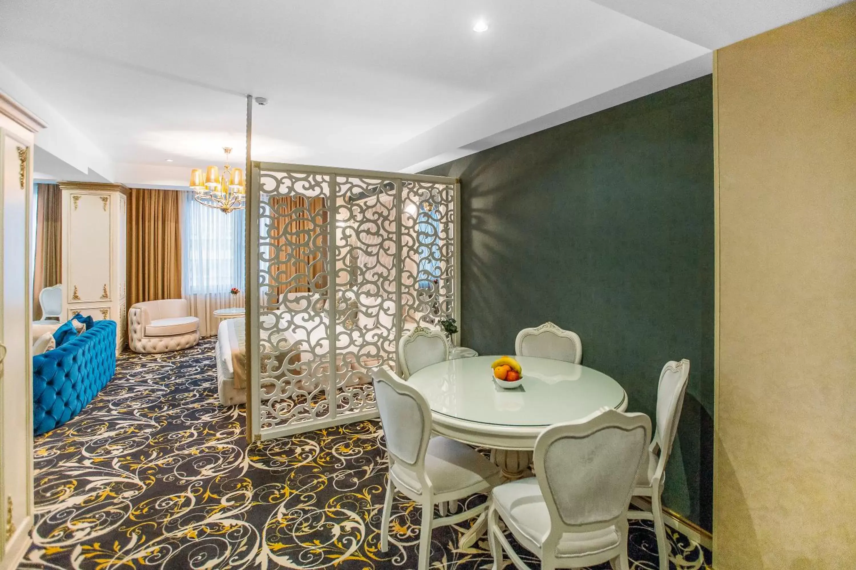 Photo of the whole room, Dining Area in Gold Tbilisi Hotel