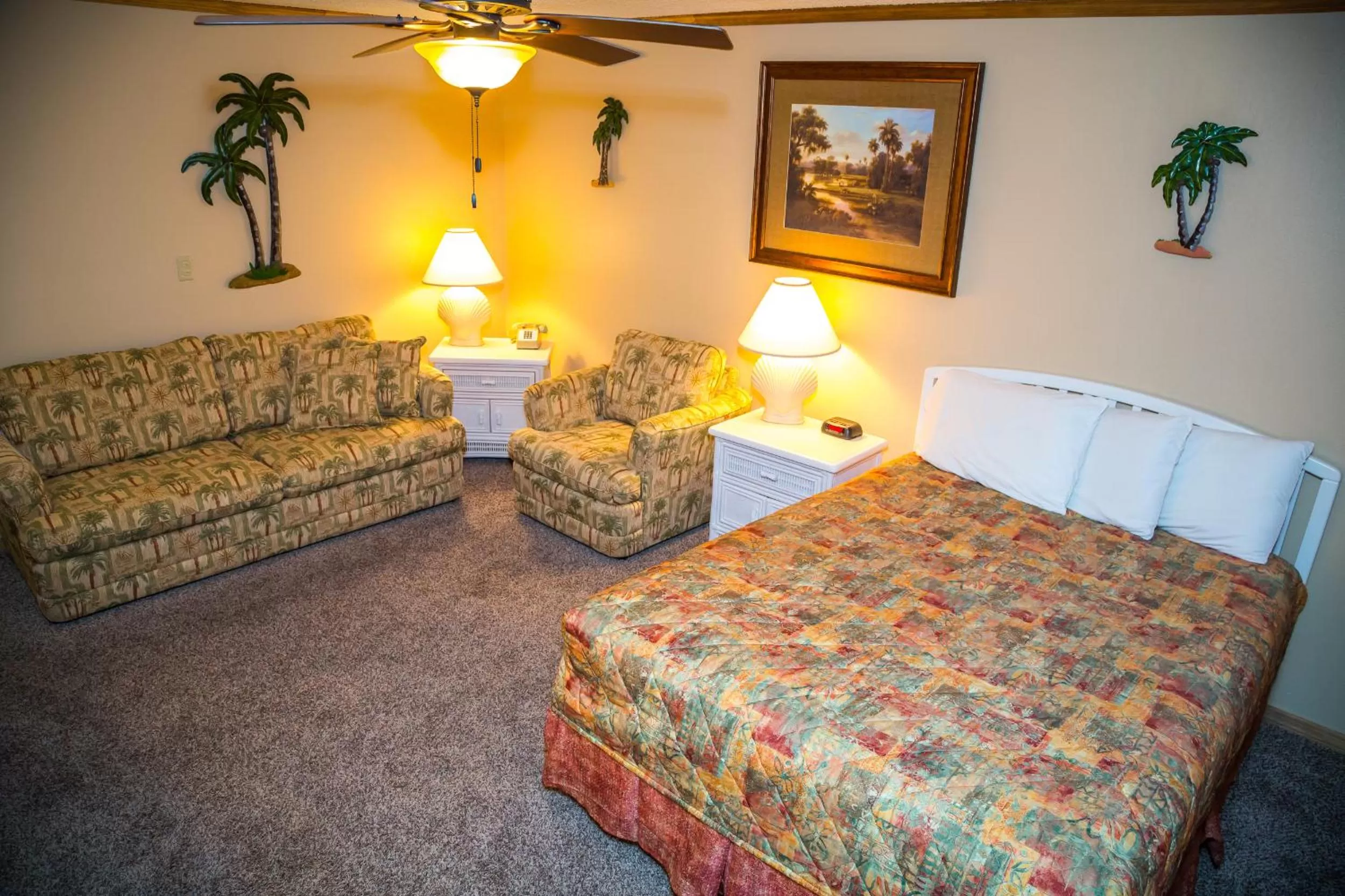 Queen Room with Sofa Bed in Ocean Landings Resort