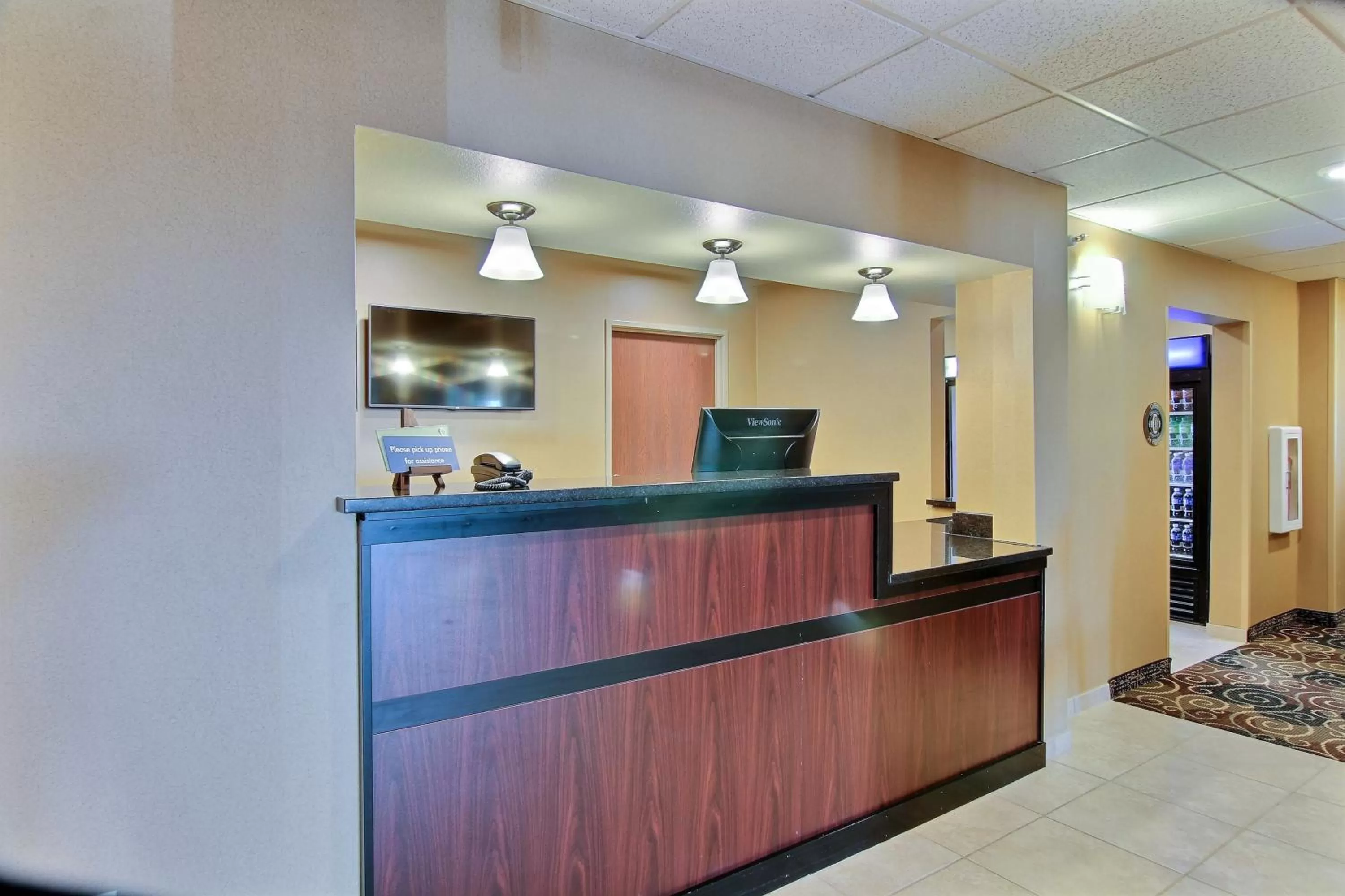 Lobby or reception in Cobblestone Hotel & Suites - McCook