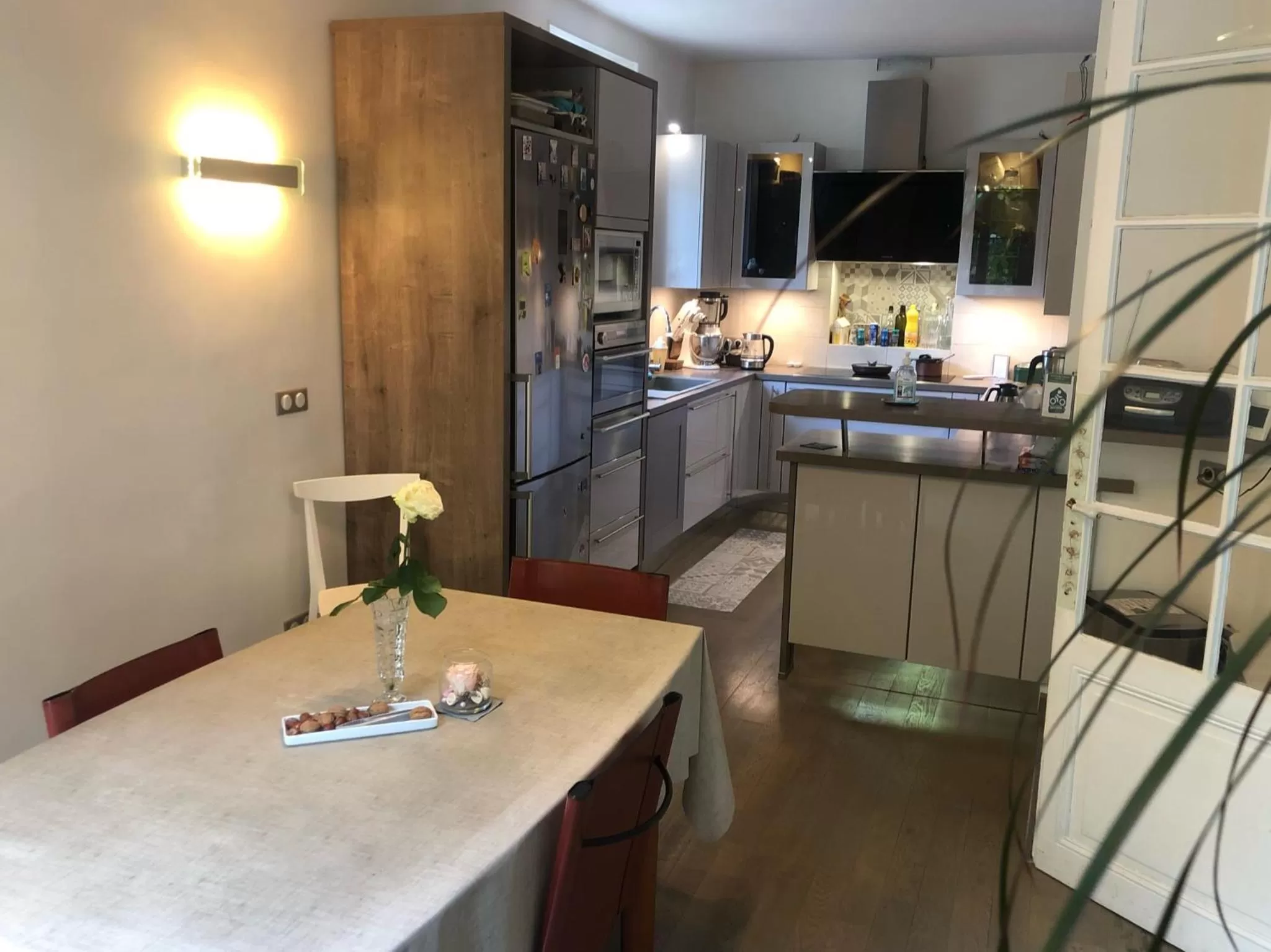 Kitchen or kitchenette in Villa Eugénie Melun