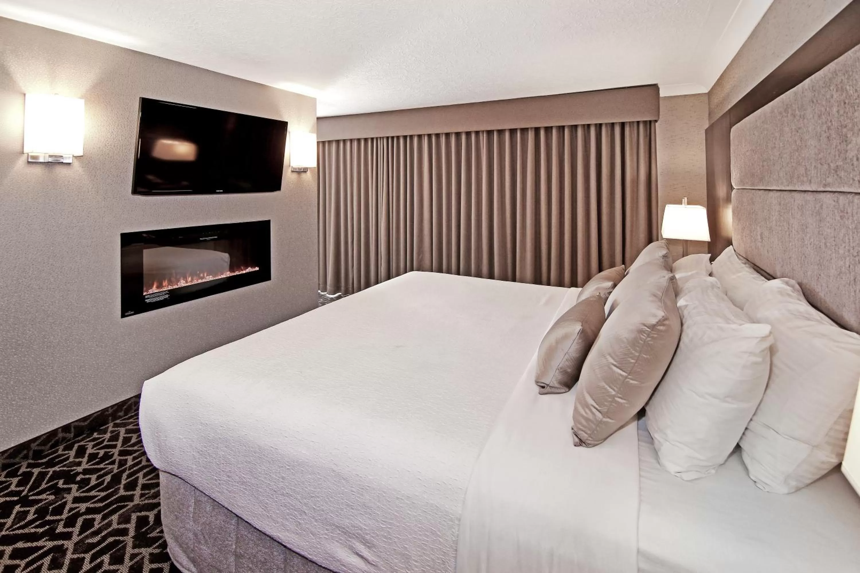 Bed in Best Western Plus Banff International Lodge